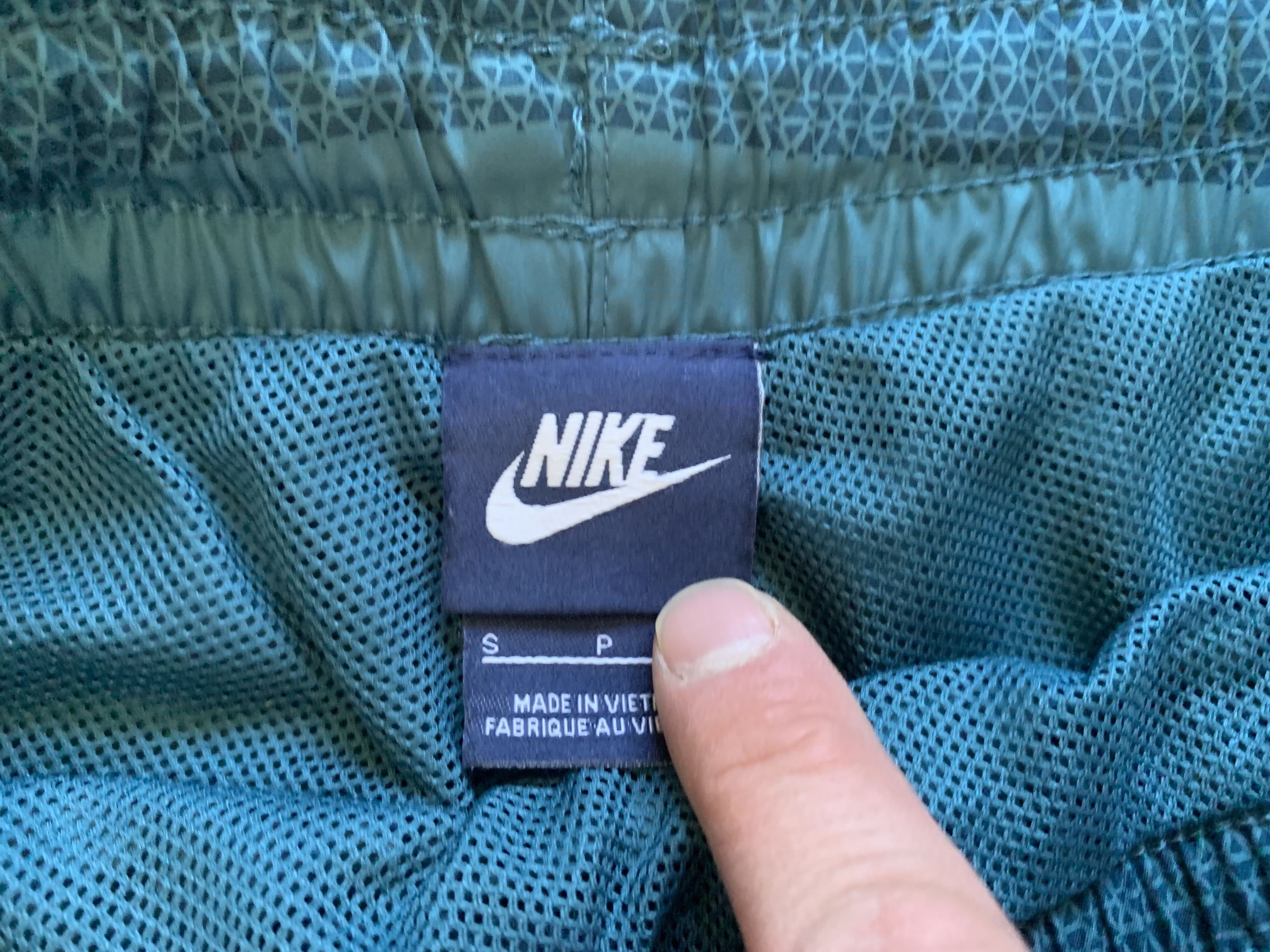 Nike Nike Mens Stripe Beach Swim Shorts Size US 30 / EU 46 - 6 Thumbnail