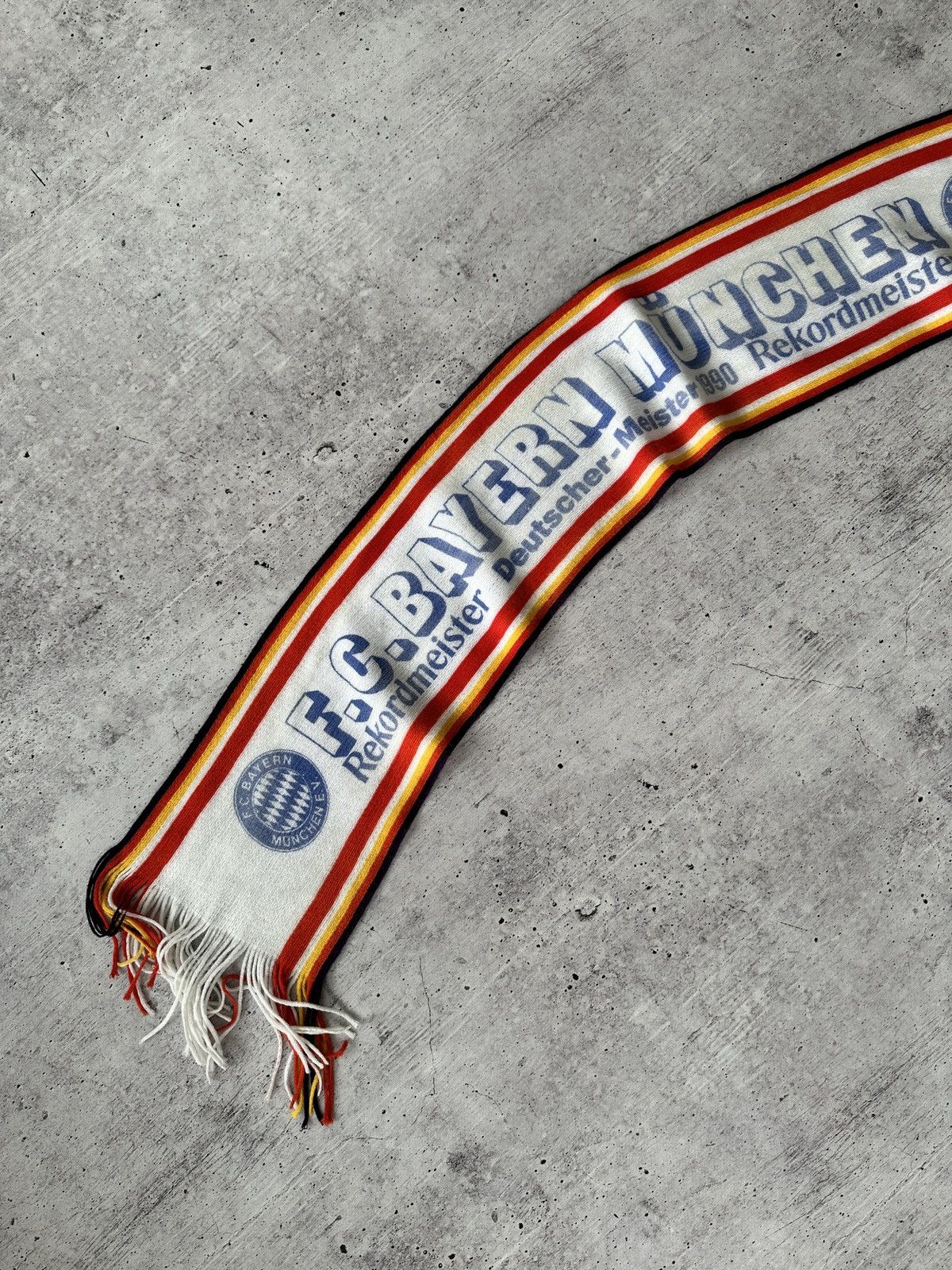 Vintage F.C. Bayern Munchen Deutscher-Meister 1990 scarf Size ONE SIZE - 3 Thumbnail