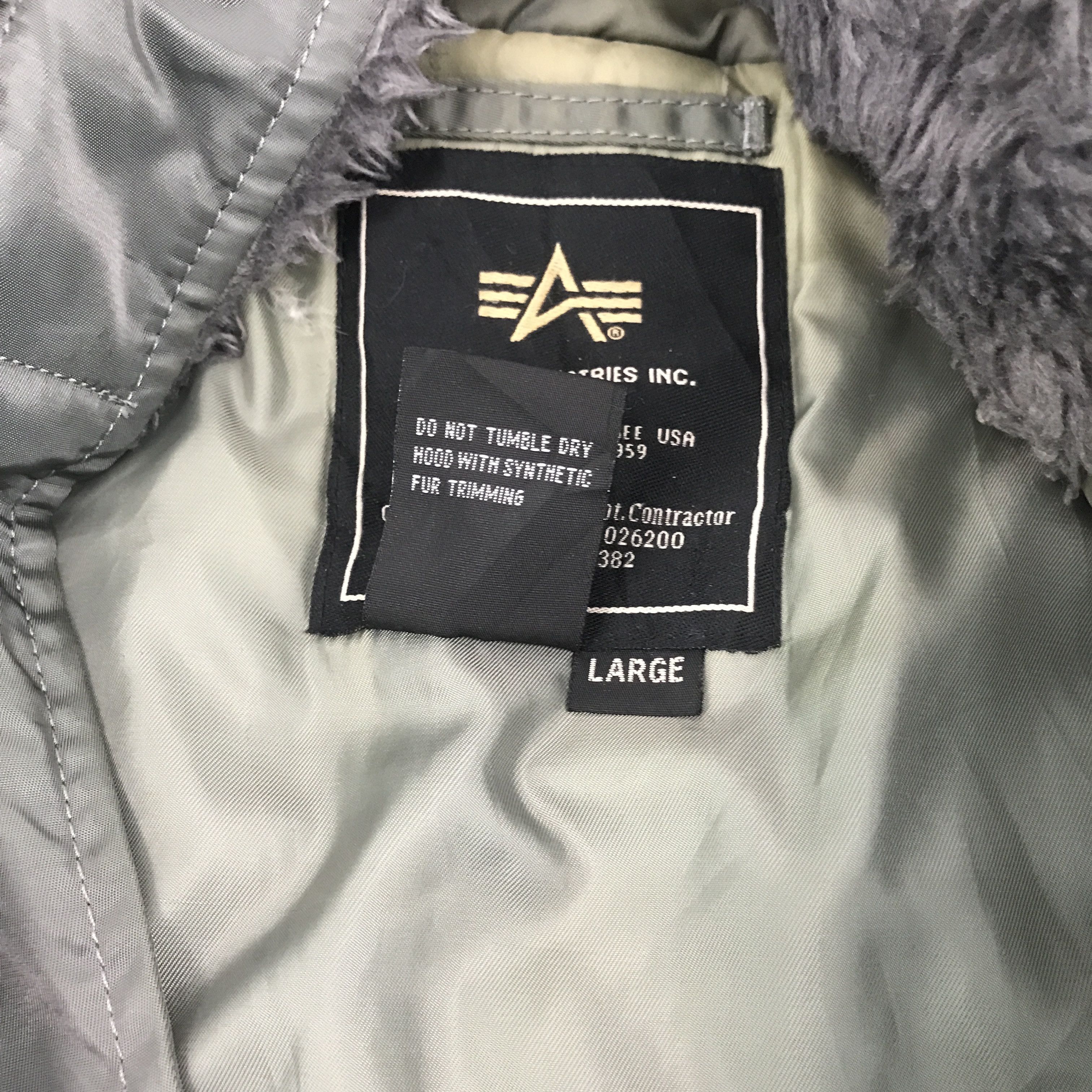 Alpha Industries Vtg Alpha industries Bomber military style fur hoodie jacket Size US L / EU 52-54 / 3 - 8 Thumbnail