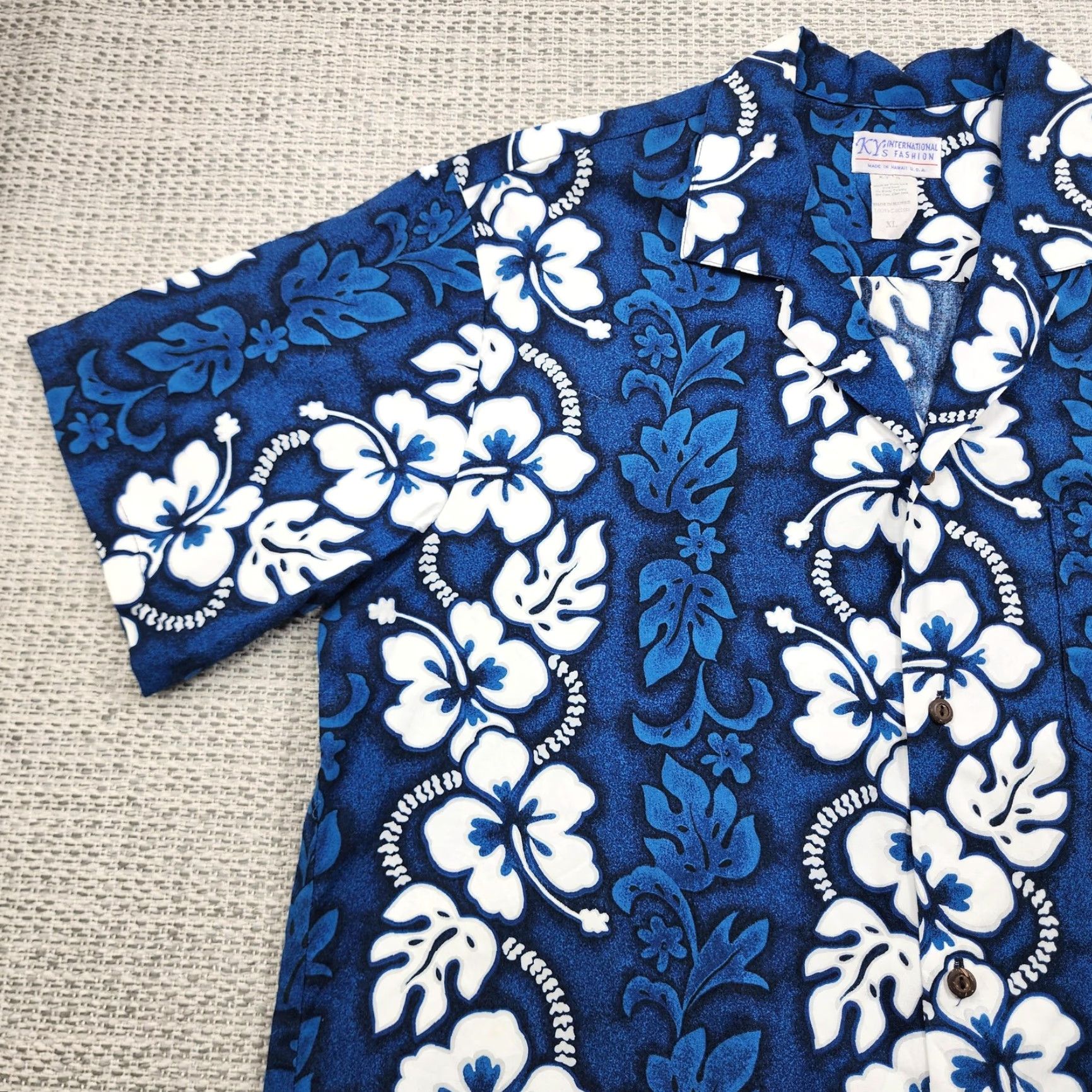 Vintage VINTAGE KY'S Hawaiian Shirt Mens XL Blue White Hibiscus Floral Camp Collar Made in Hawaii USA Shirt Size US XL / EU 56 / 4 - 3 Thumbnail