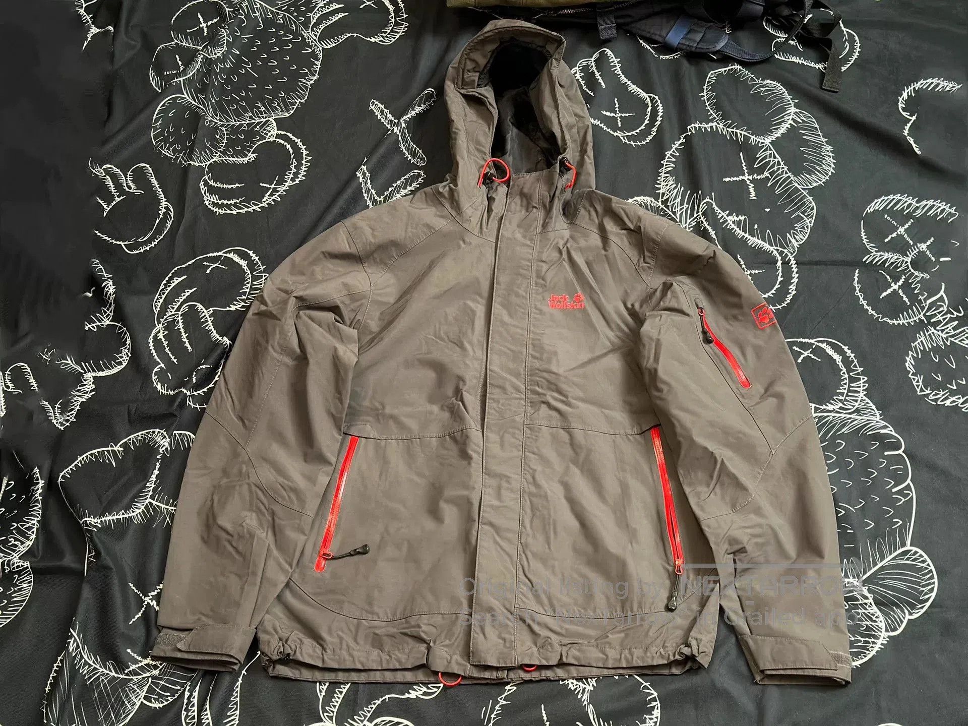 Jack Wolfskin JACKWOLFSKIN Lightweight Waterproof Jacket. Size US M / EU 48-50 / 2 - 1 Thumbnail