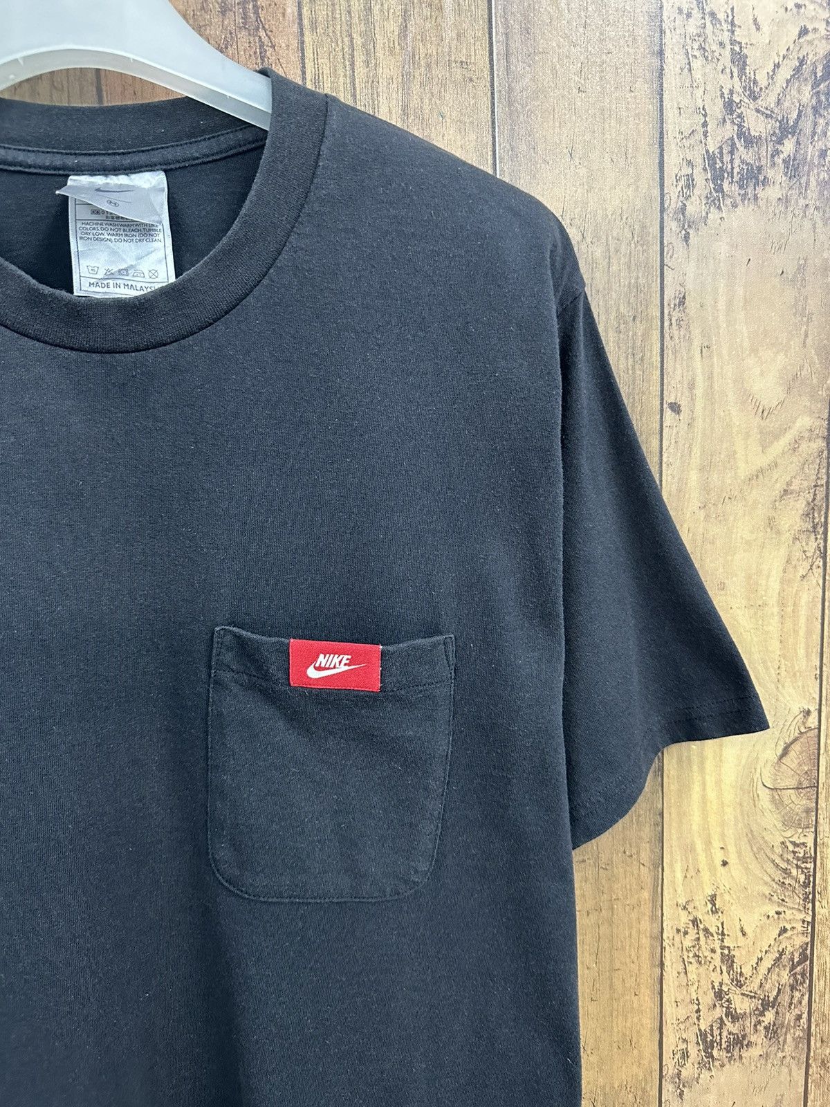 Nike Nike Y2K Single Pocket Limited Tshirt A439 Size US M / EU 48-50 / 2 - 3 Thumbnail