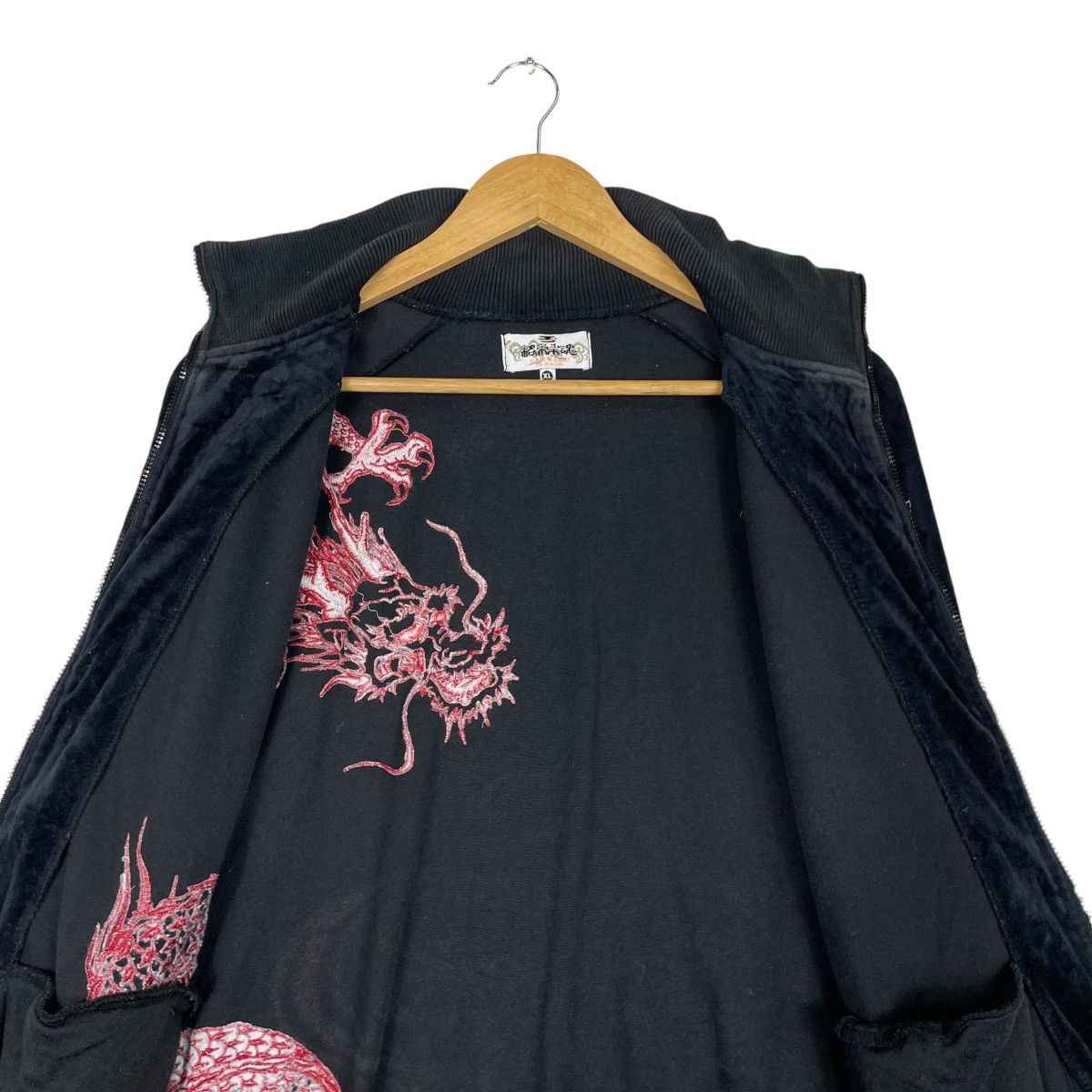 Japanese Brand 💥KARAKURI TAMASHI JAPAN SUKAJAN OVERPRINTED Size US L / EU 52-54 / 3 - 12 Thumbnail