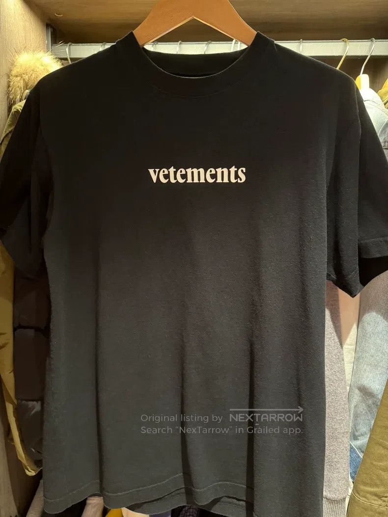 Vetements Vetements Classic Pure Black and White Logo T-Shirt Short Size US XS / EU 42 / 0 - 1 Thumbnail