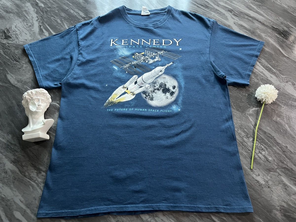 Vintage Kennedy Space Center : The Future Of Human Space Flight Size US XL / EU 56 / 4 - 2 Thumbnail