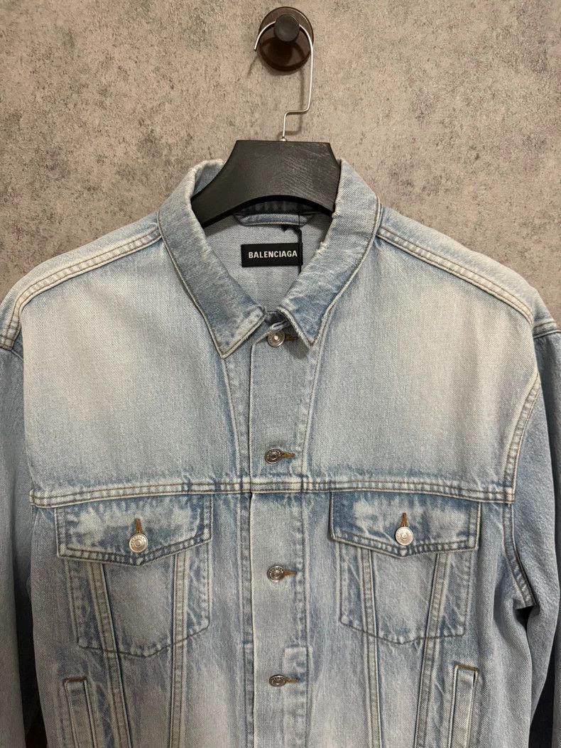 Balenciaga Balenciaga Washed blue back monogram logo denim jacket Size US S / EU 44-46 / 1 - 4 Thumbnail
