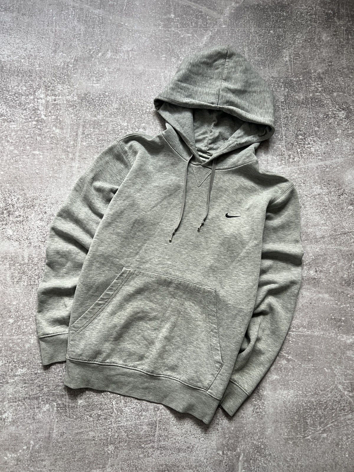 Nike Vintage Nike Hoodie Big Central Logo Faded Boxed Style Size US M / EU 48-50 / 2 - 1 Thumbnail