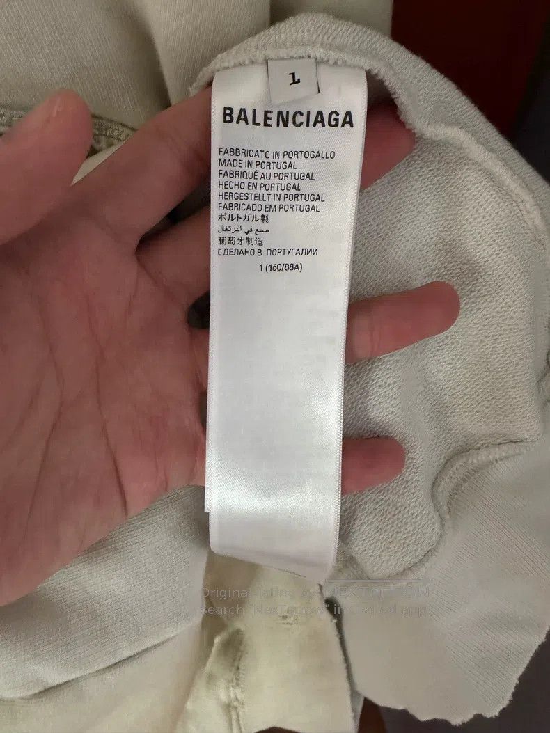 Balenciaga Balenciaga Manchester United Mud Dye Aged Hoodie Size US S / EU 44-46 / 1 - 4 Thumbnail