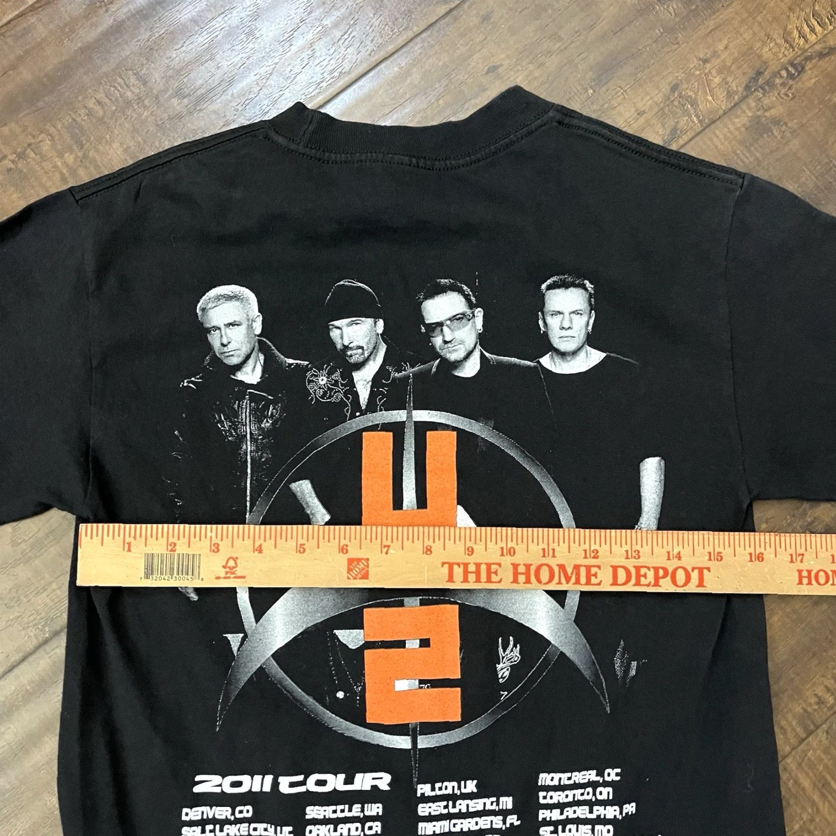 Vintage VINTAGE U2 360 Tour T-Shirt Mens S Black Short Sleeve Music 2009 Band Rock Bono (Adult Small) Size US S / EU 44-46 / 1 - 6 Thumbnail