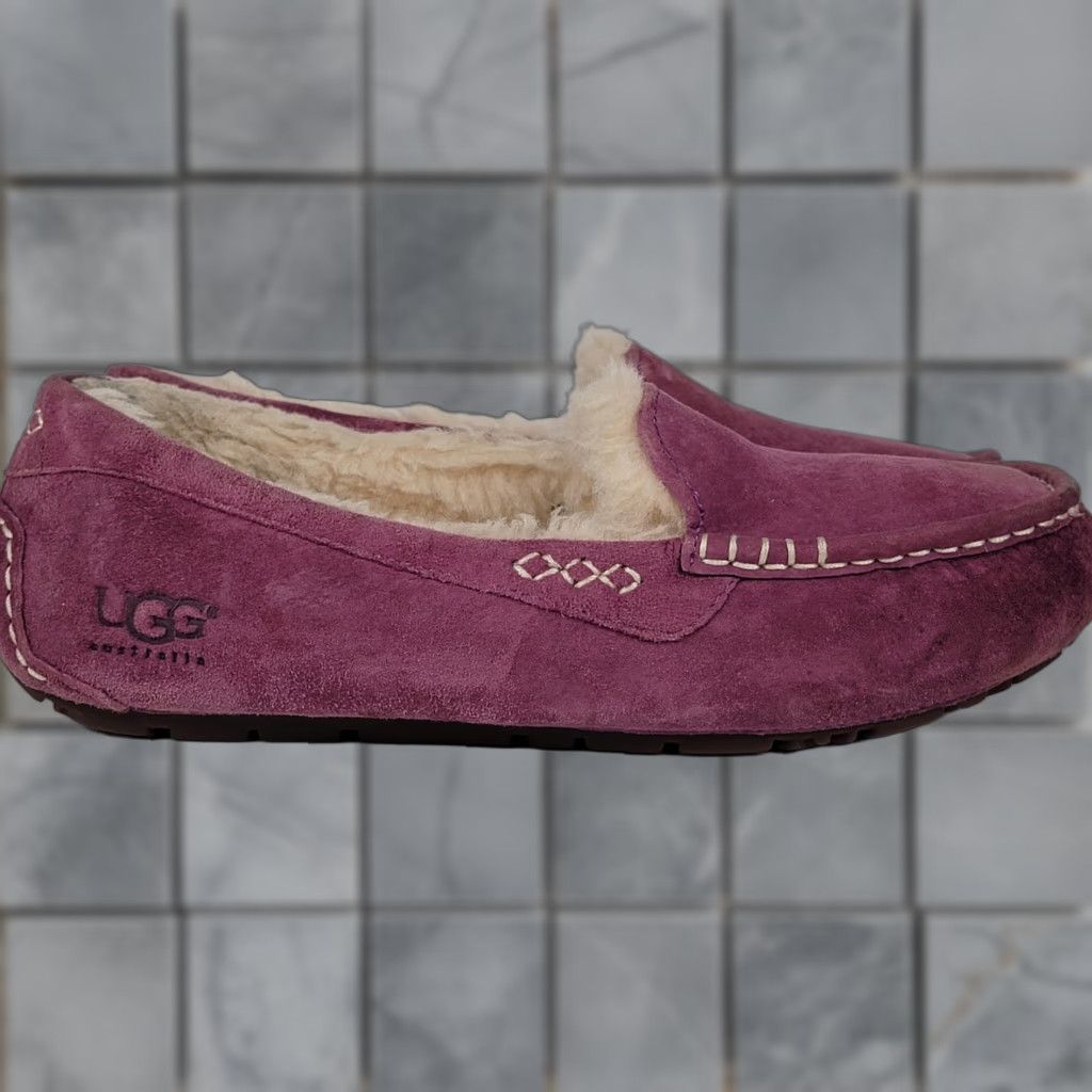 Ugg UGG Slipper Women Moccasin Slippers Pink Suede Shearling Slip On Cushioned Lined Comfort Travel Casual Indoors Outdoors US 10 UK 8.5 EU 41 Mens? Size ONE SIZE - 1 Thumbnail
