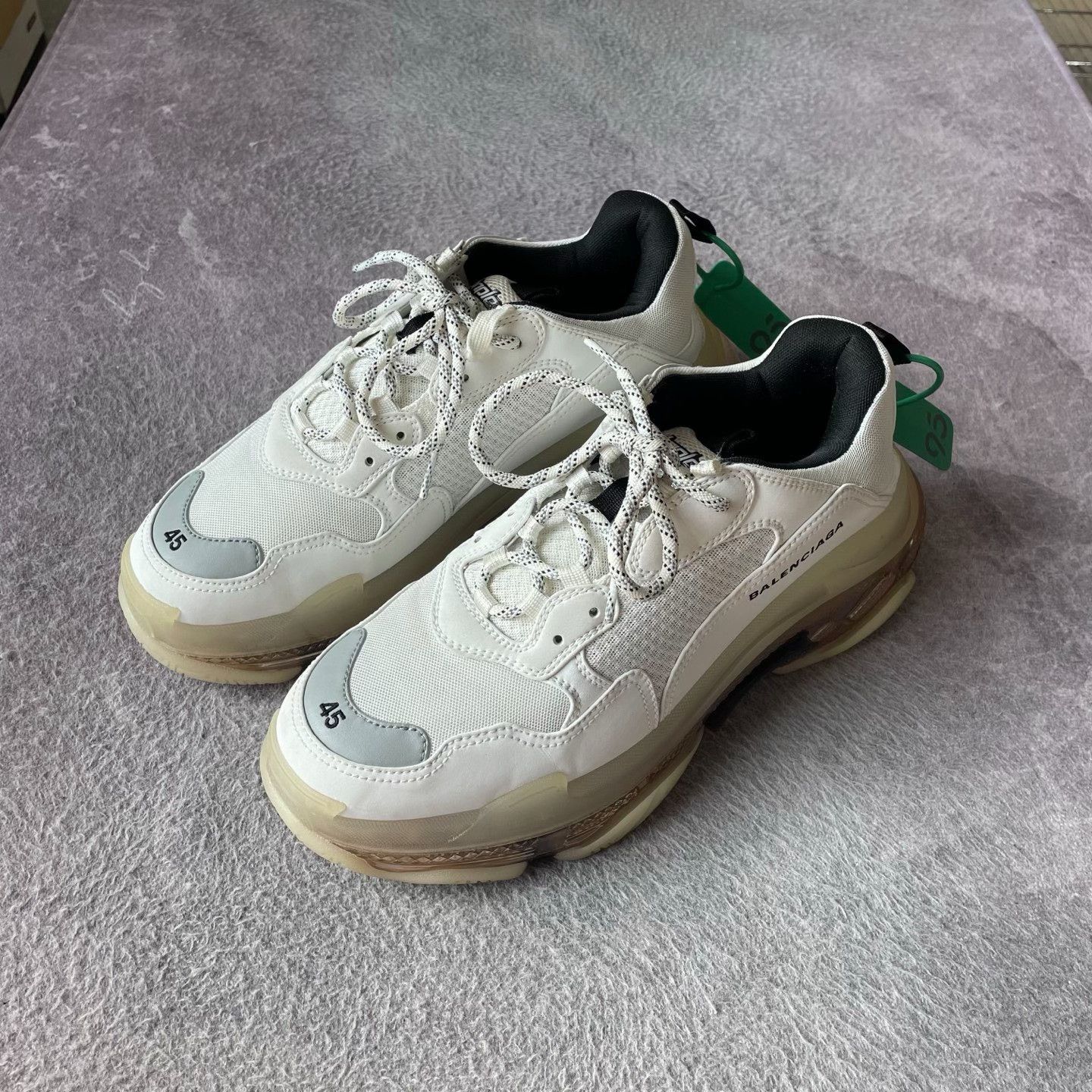 Balenciaga Balenciaga White Lowtop Sneakers S Men Size US 10 / EU 43 - 1 Thumbnail