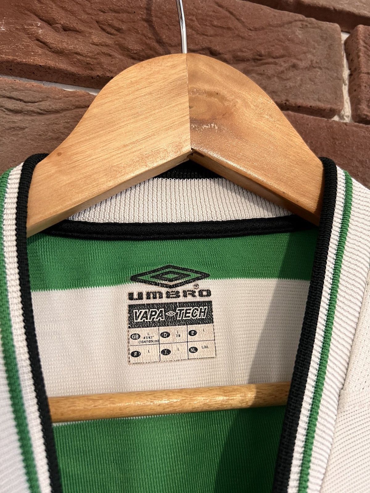 Umbro Rare Vintage 2001 Celtic Umbro Football Club Soccer Jersey Size US L / EU 52-54 / 3 - 5 Thumbnail