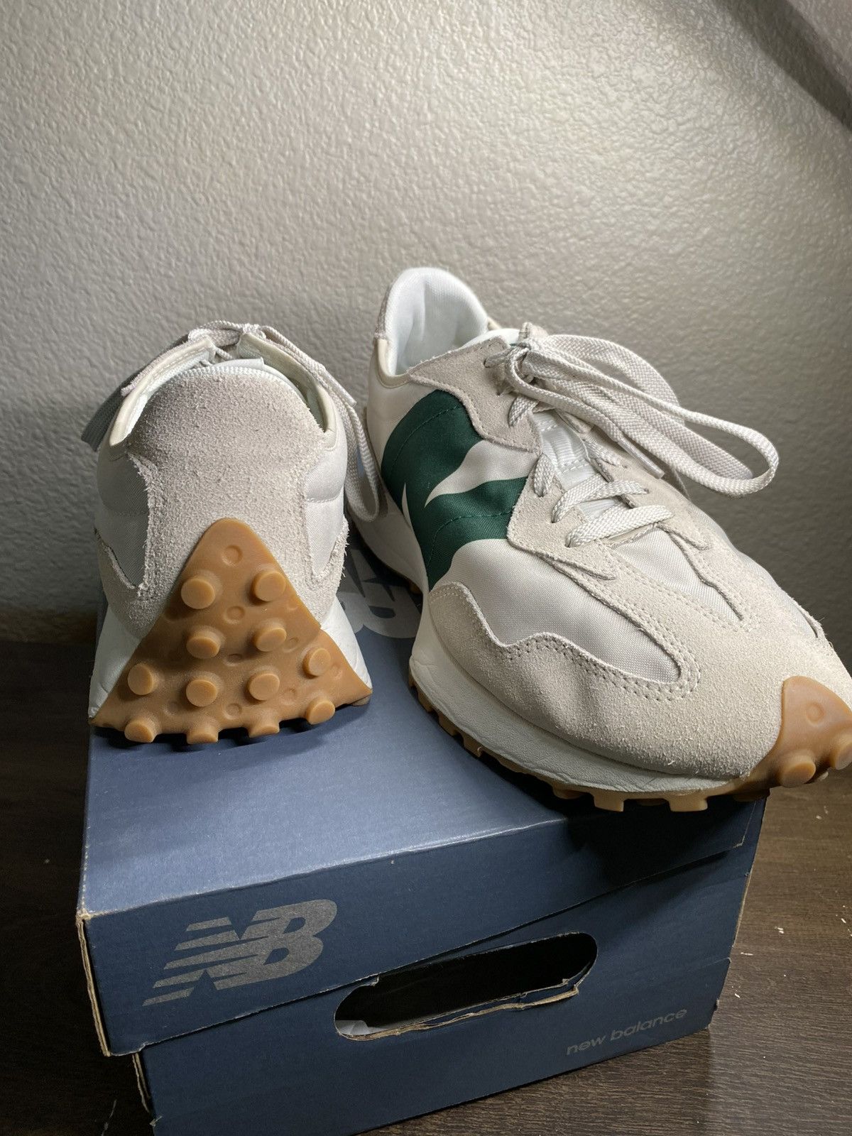 New Balance New Balance 327 Timberwolf Nightwatch Green Size US 10.5 / EU 43-44 - 2 Thumbnail