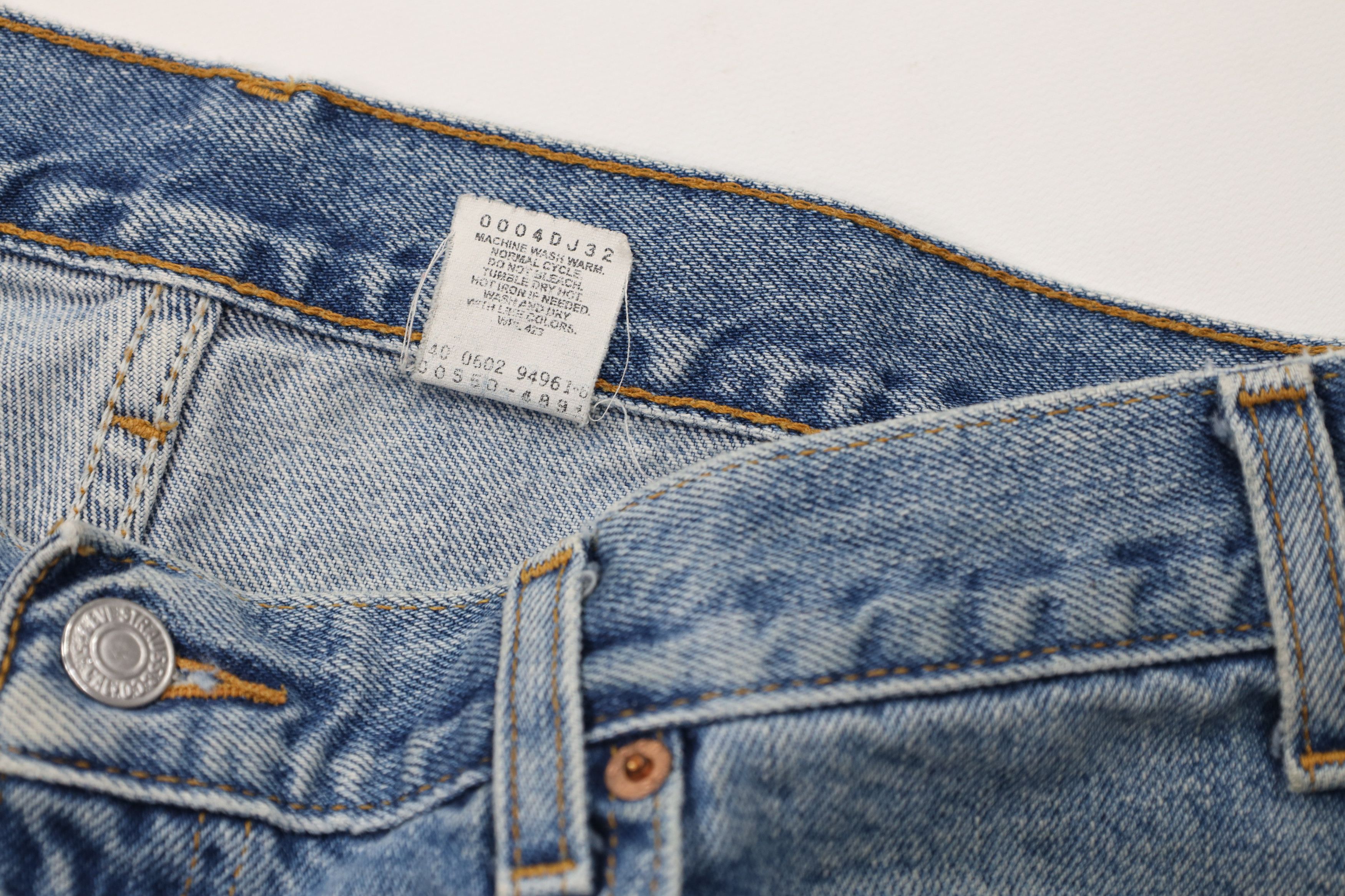 Levi's Vintage Y2K 2002 Levis 550 Relaxed Fit Denim Jeans Blue Size US 36 / EU 52 - 11 Thumbnail