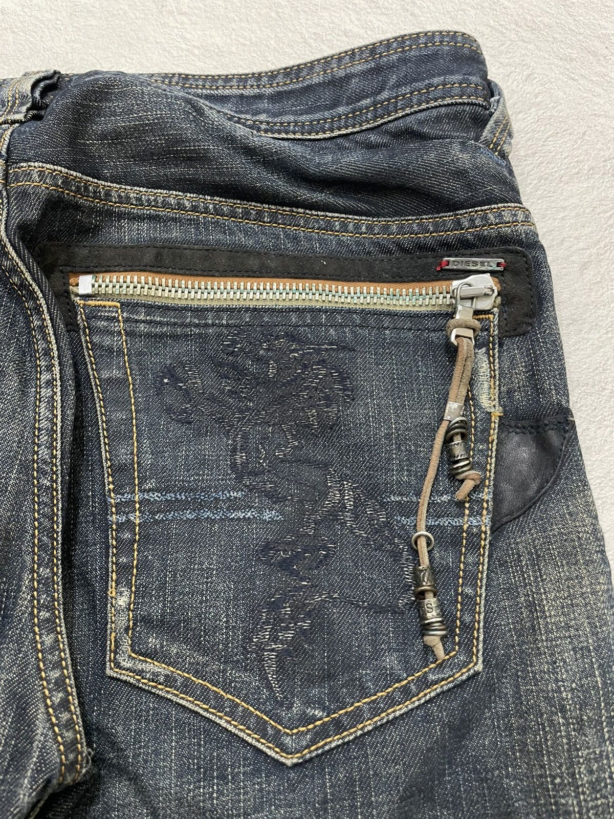 00s Diesel Distressed Raw Denim Lion Embroidered Mudwash Y2K