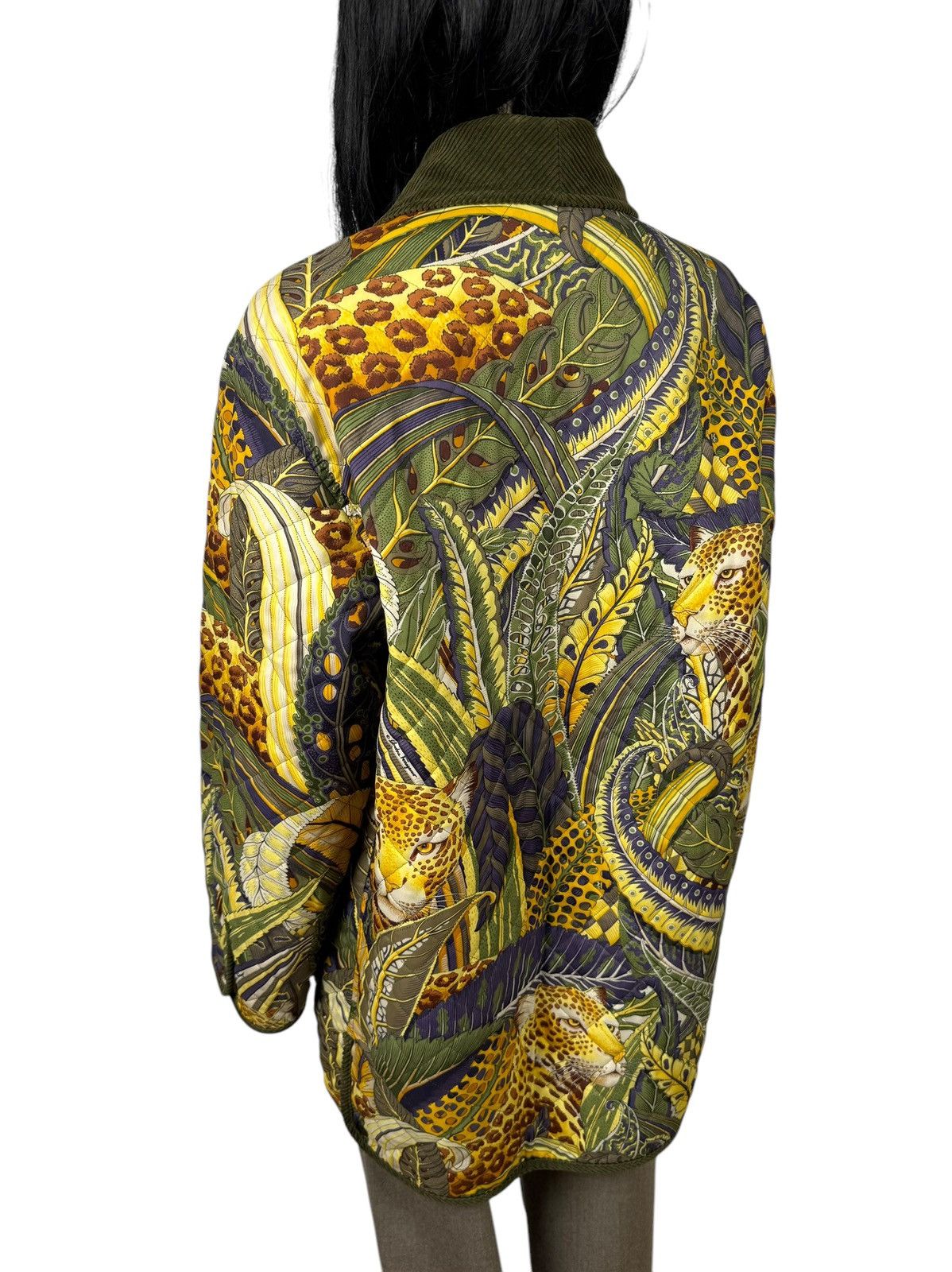 Salvatore Ferragamo × Vintage Rare Salvatore Ferragamo Wildlife Printed Jacket Quilted Size ONE SIZE - 7 Thumbnail