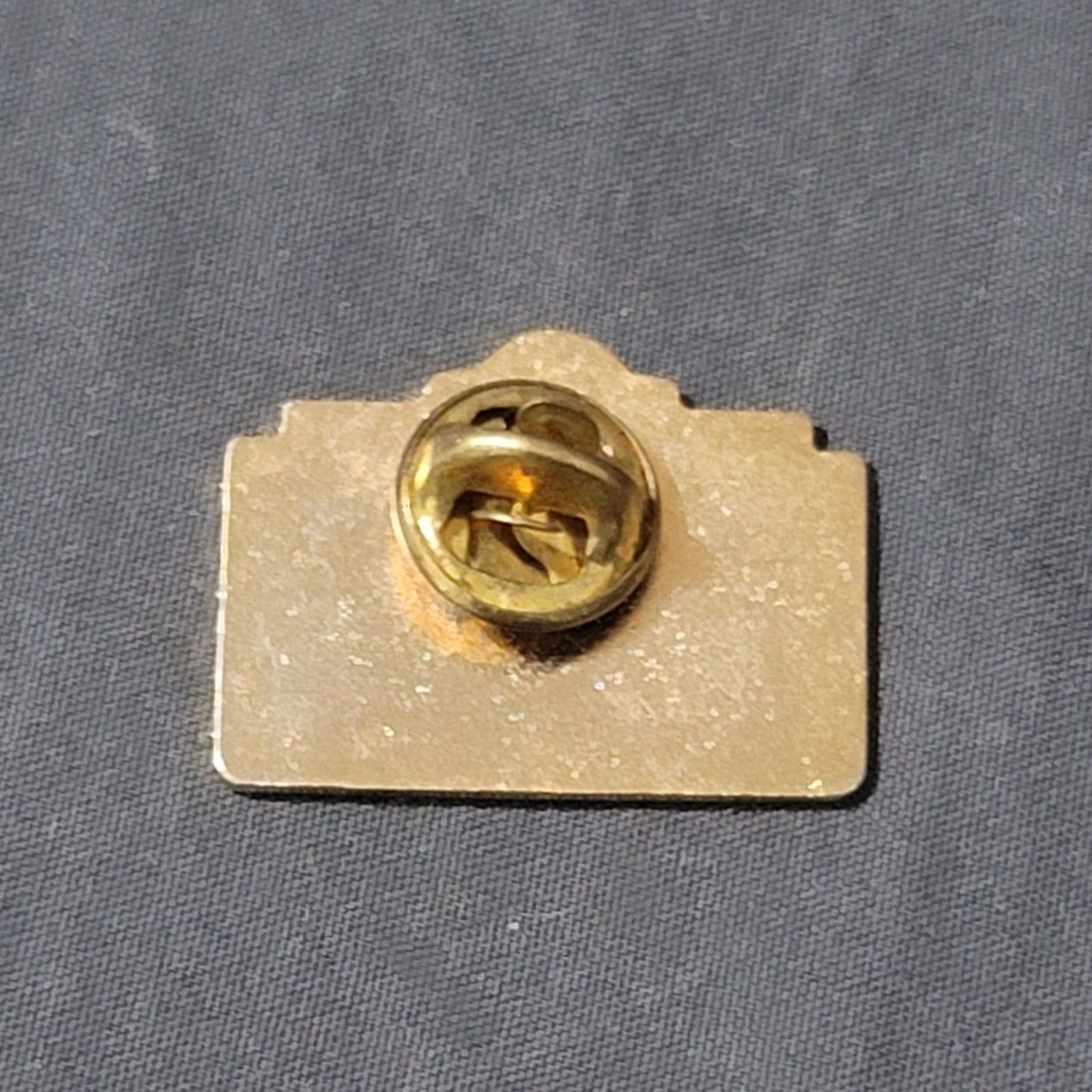 The Unbranded Brand Vtg 1988 Mint 400 Nissan HDRA Del Webb Lapel Pin Size ONE SIZE - 2 Thumbnail