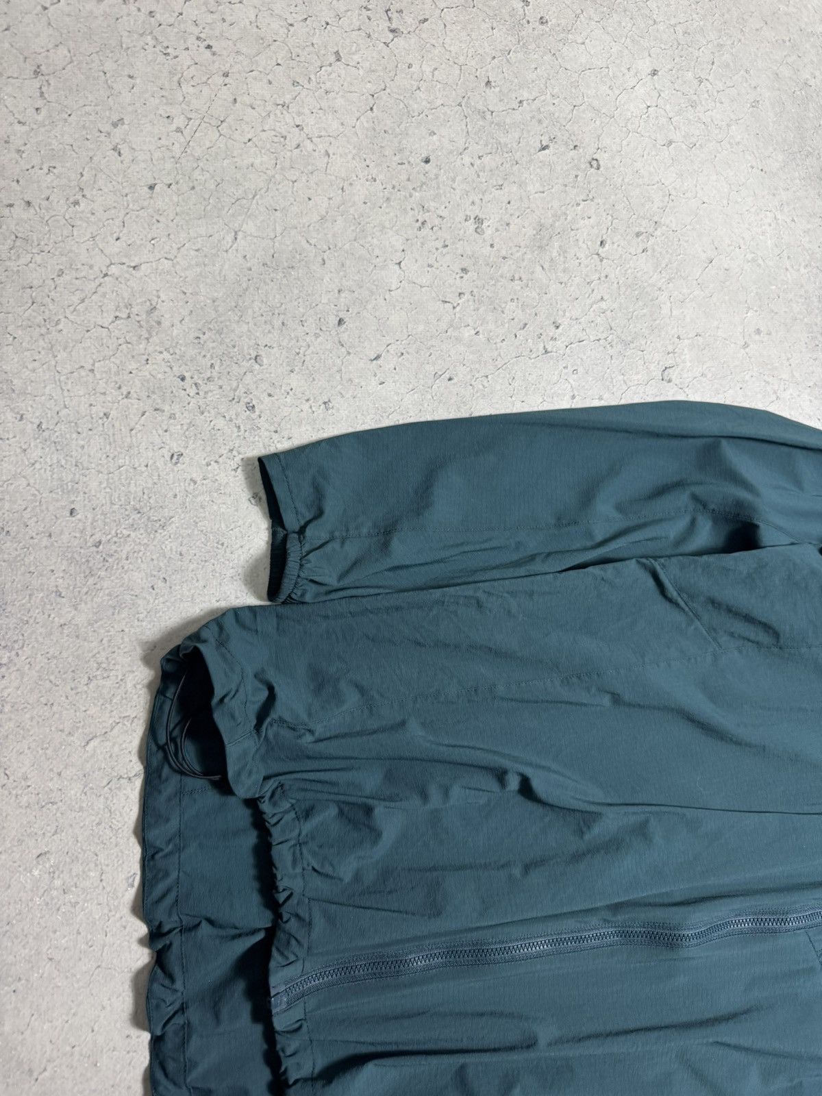 Arc'teryx Arc’teryx Men’s Light Jacket Outdoor Size L Size US L / EU 52-54 / 3 - 2 Thumbnail