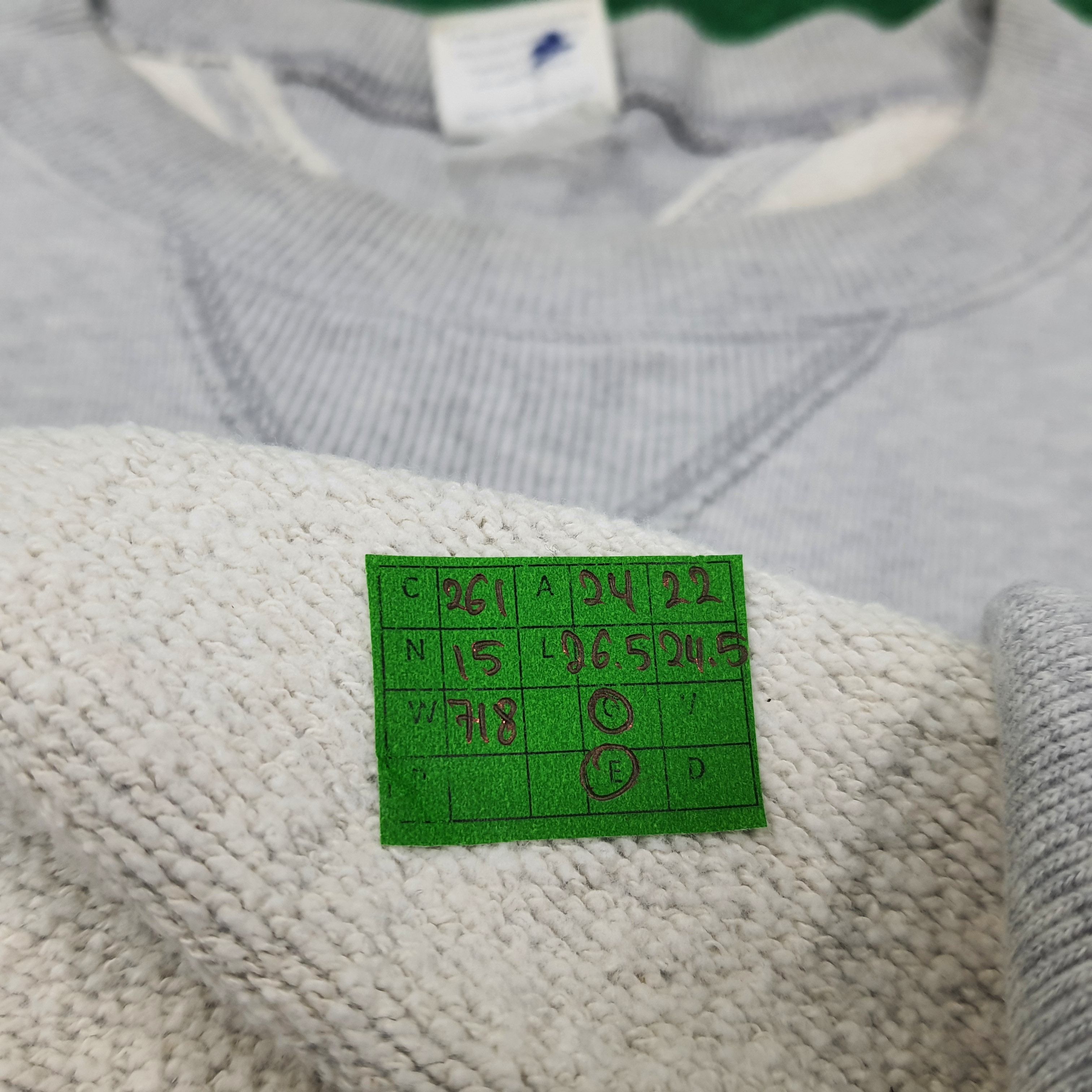 Vintage Vinatge YALE Sweatshirt C261N15 Size US L / EU 52-54 / 3 - 7 Thumbnail