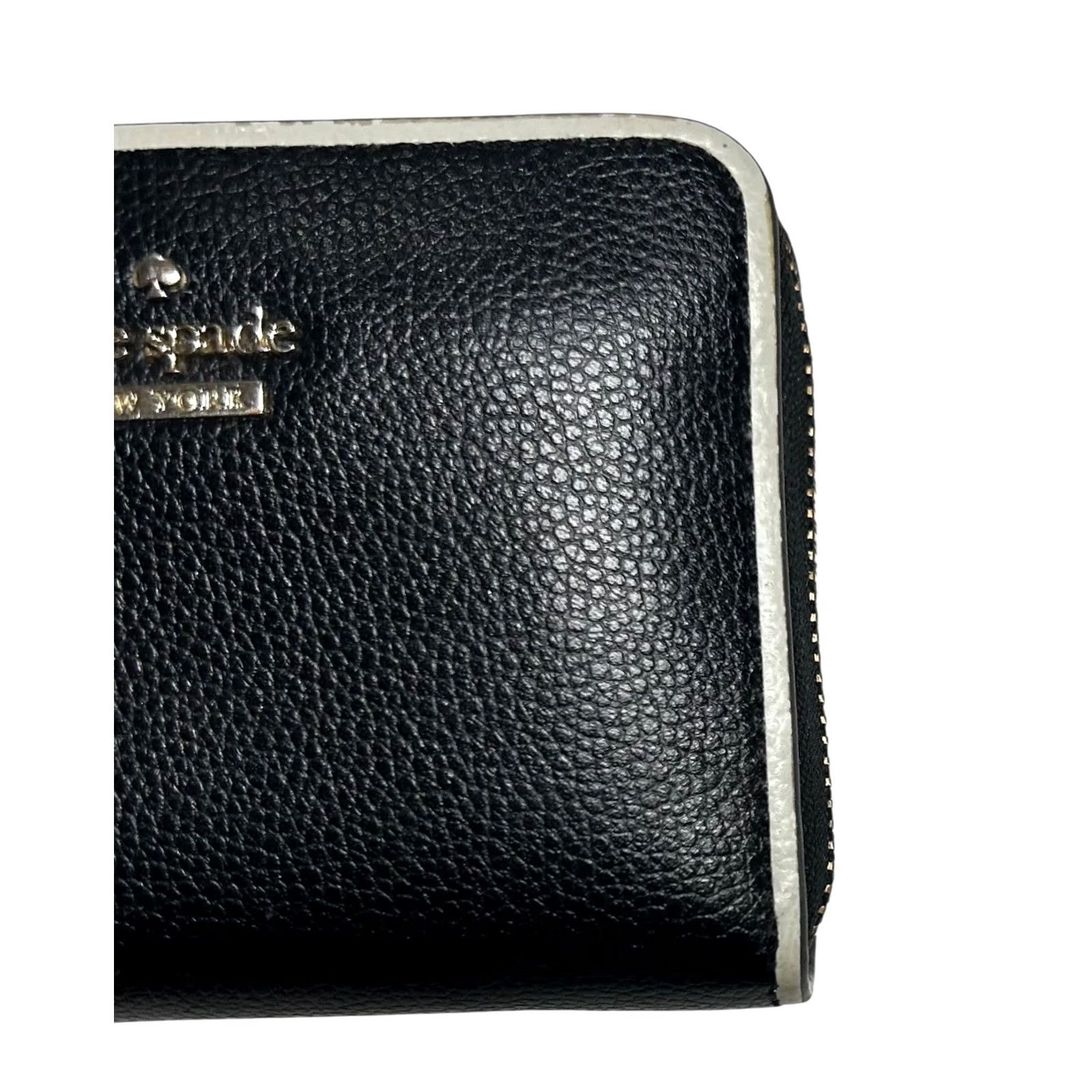 Vintage Kate Spade New York Black Pebbled Leather Zip Around Wallet Key Ring White Trim Woman Small Black Zip-Around Credit Card City Preppy Men/Women Size ONE SIZE - 3 Thumbnail