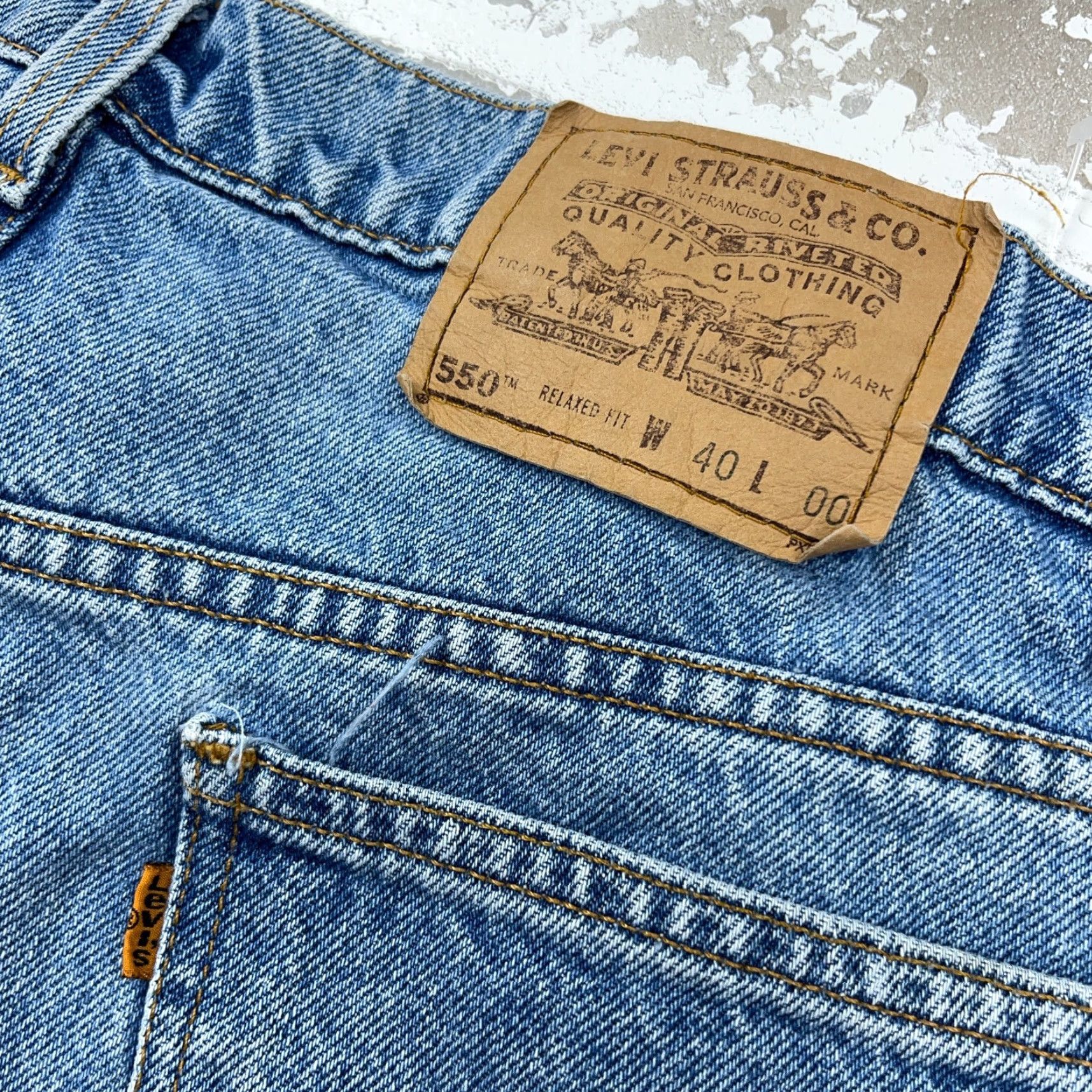 Levi's VINTAGE Levi's Shorts Men 40 550 Relaxed Loose Fit Jorts Baggy 90s Y2K Orange Tab Denim Blue 5-Pocket Mens Regular 100% Cotton Jeans Shorts Size US 40 / EU 56 - 3 Thumbnail