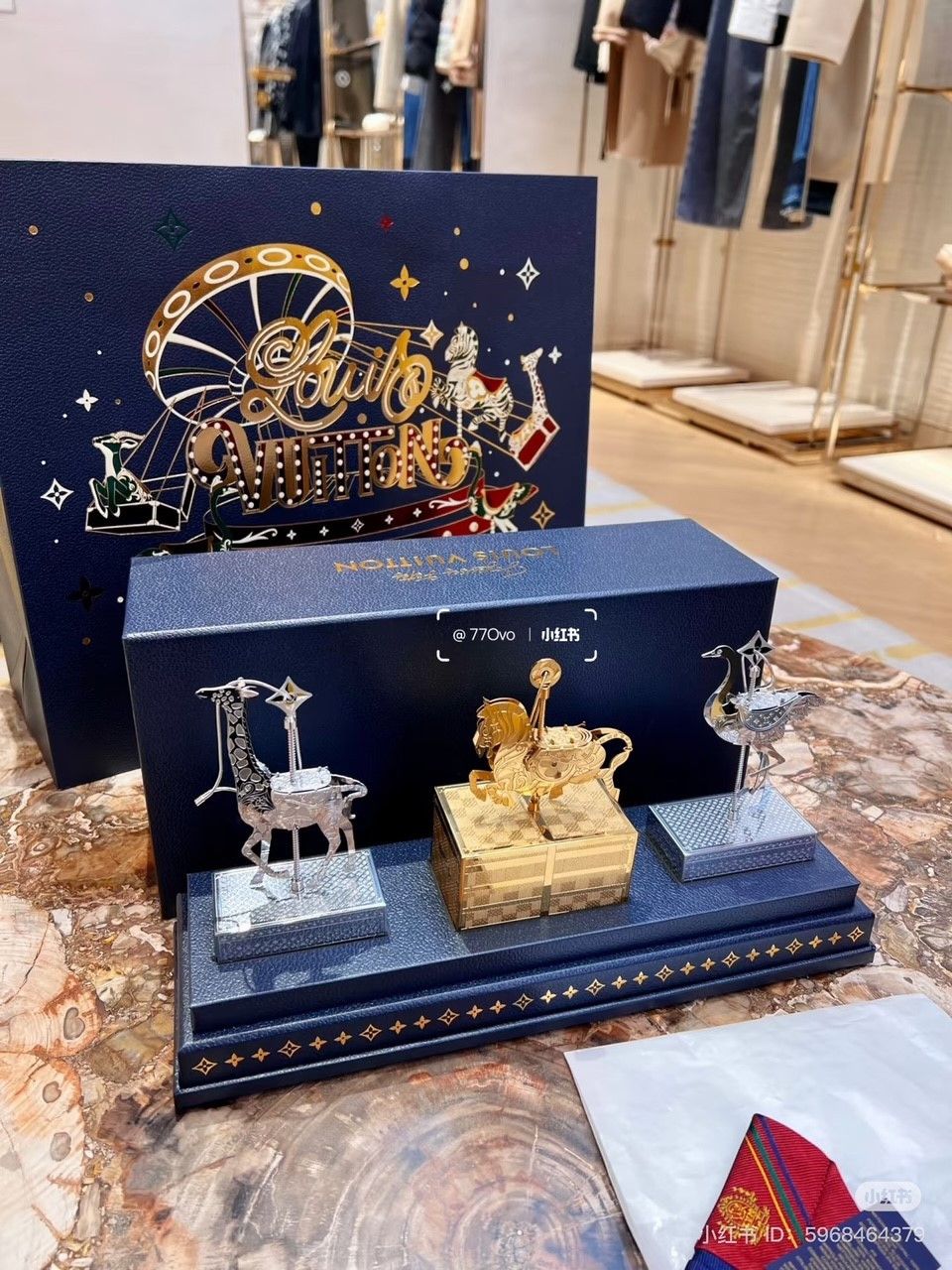Louis Vuitton Louis Vuitton 2024 X'mas monogram carousel trunk ornament Size ONE SIZE - 2 Thumbnail