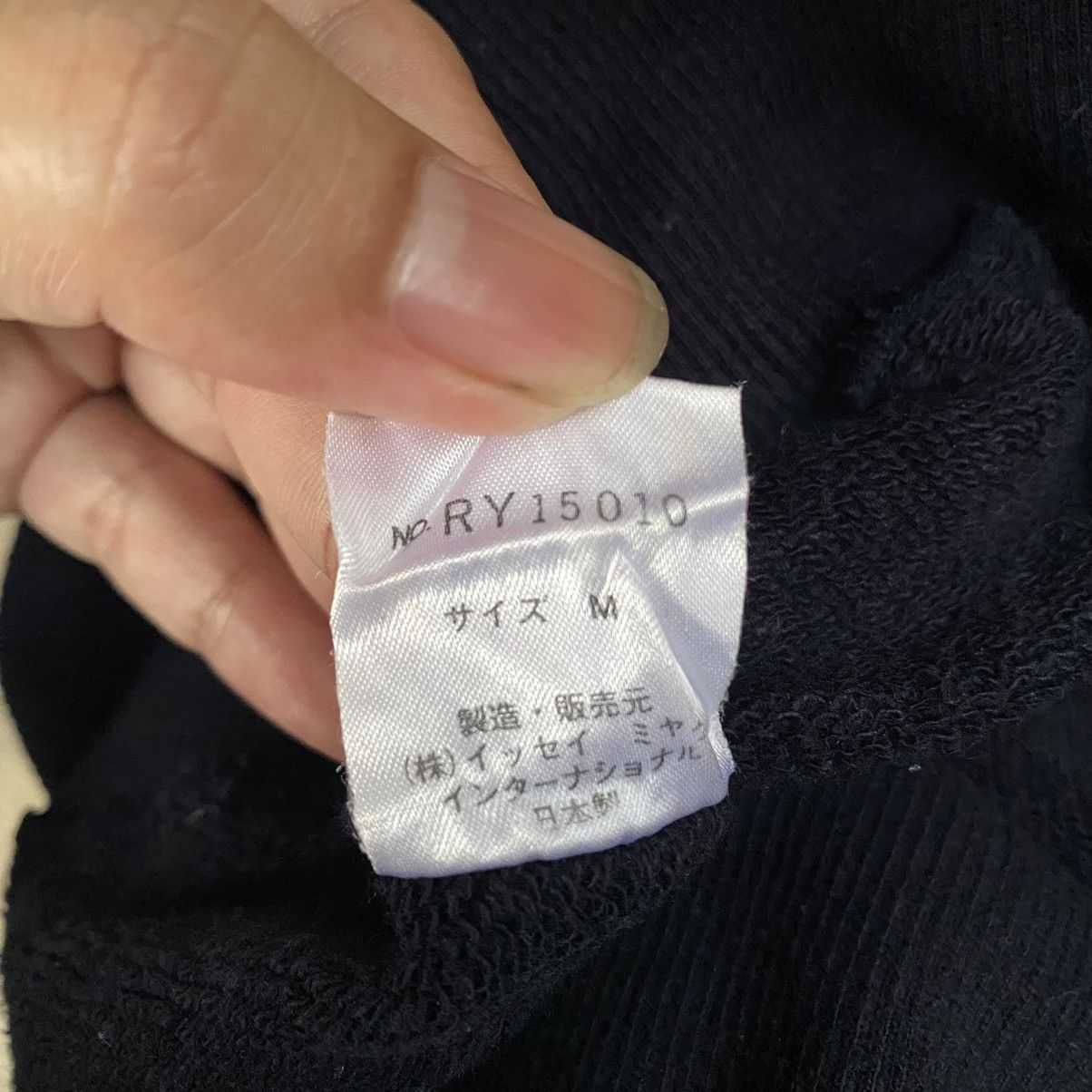 Issey Miyake Vintage issey miyake crewneck iconic logo Size US M / EU 48-50 / 2 - 5 Thumbnail