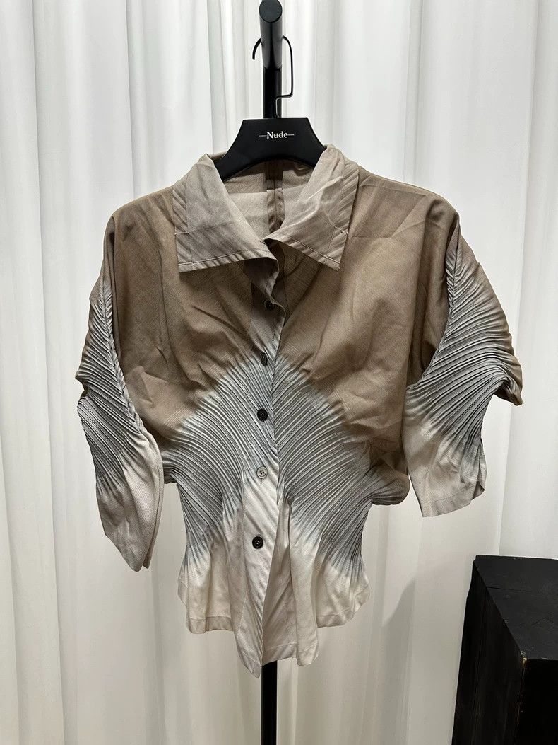 Issey Miyake Issey miyake size os Pleated Lotus Gradient Shirt 2502-Nex Size US M / EU 48-50 / 2 - 1 Thumbnail