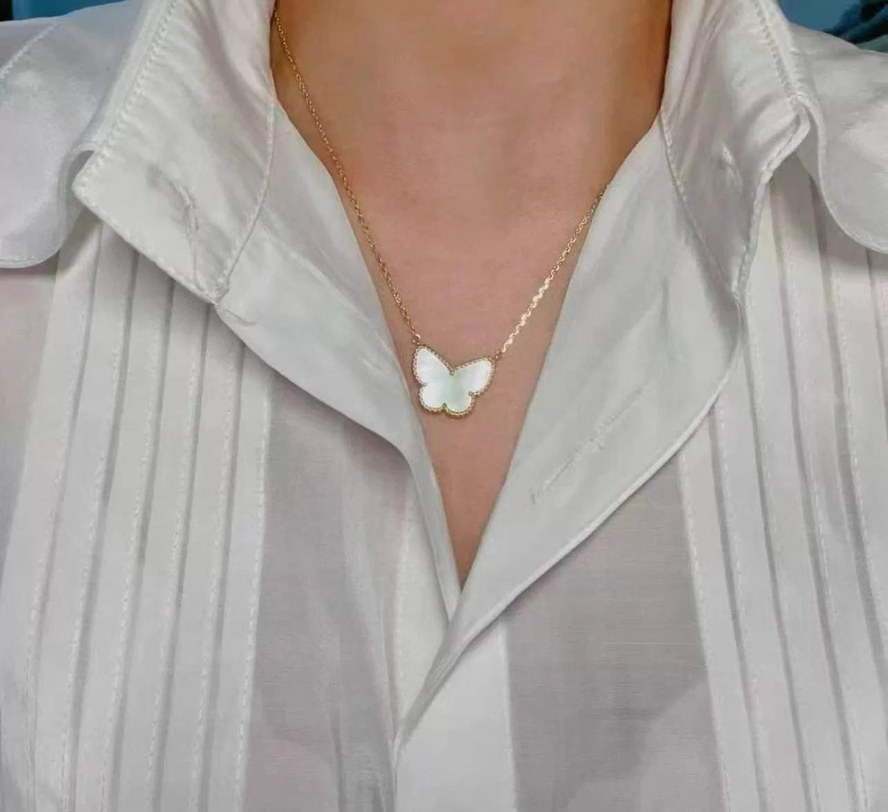 Van Cleef & Arpels VCA White MOP Large Butterfly Necklace New 22 Full Set AE810 Size ONE SIZE - 3 Thumbnail