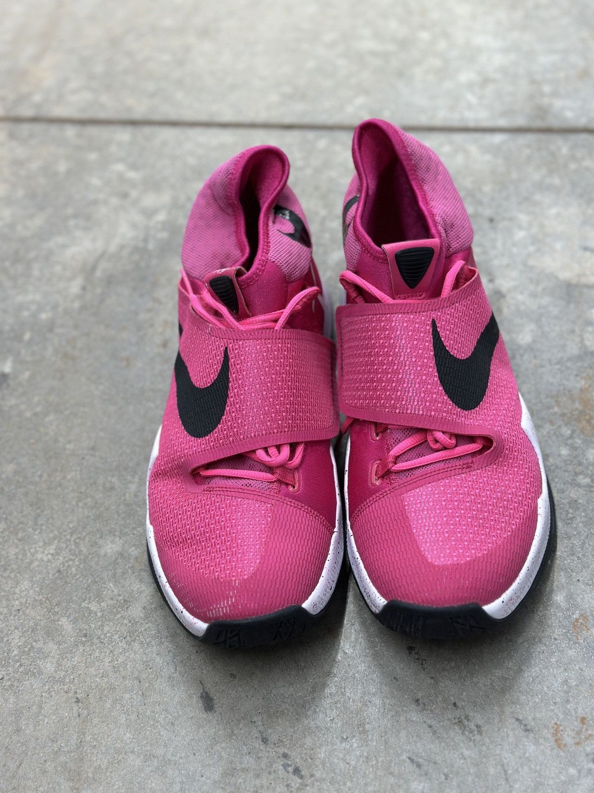 Nike Nike HyperRev 2016 ‘Breast Cancer’ Basketball Shoe Size US 13 / EU 46 - 5 Thumbnail