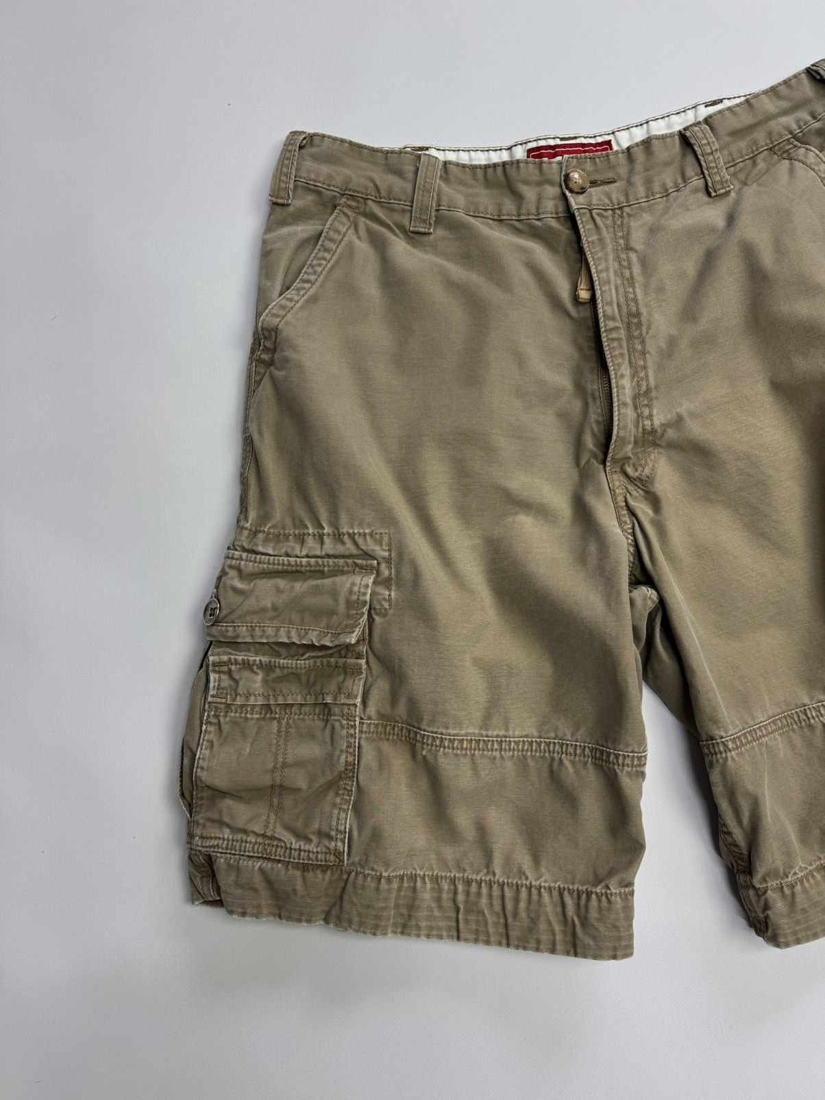 Levi's Vintage Levi’s Cargo Shorts Brown Utility Military Y2K Style Size US 36 / EU 52 - 2 Thumbnail