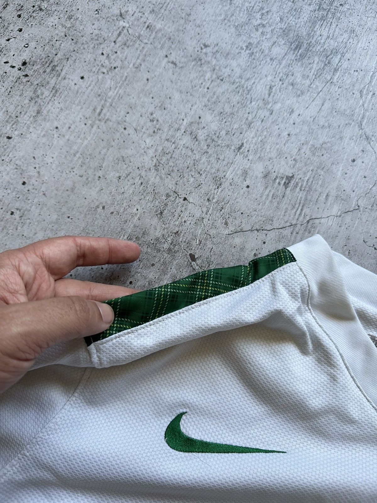 Nike 2009/10 Nike Celtic Vintage Third Kit Soccer Jersey Size US L / EU 52-54 / 3 - 16 Thumbnail