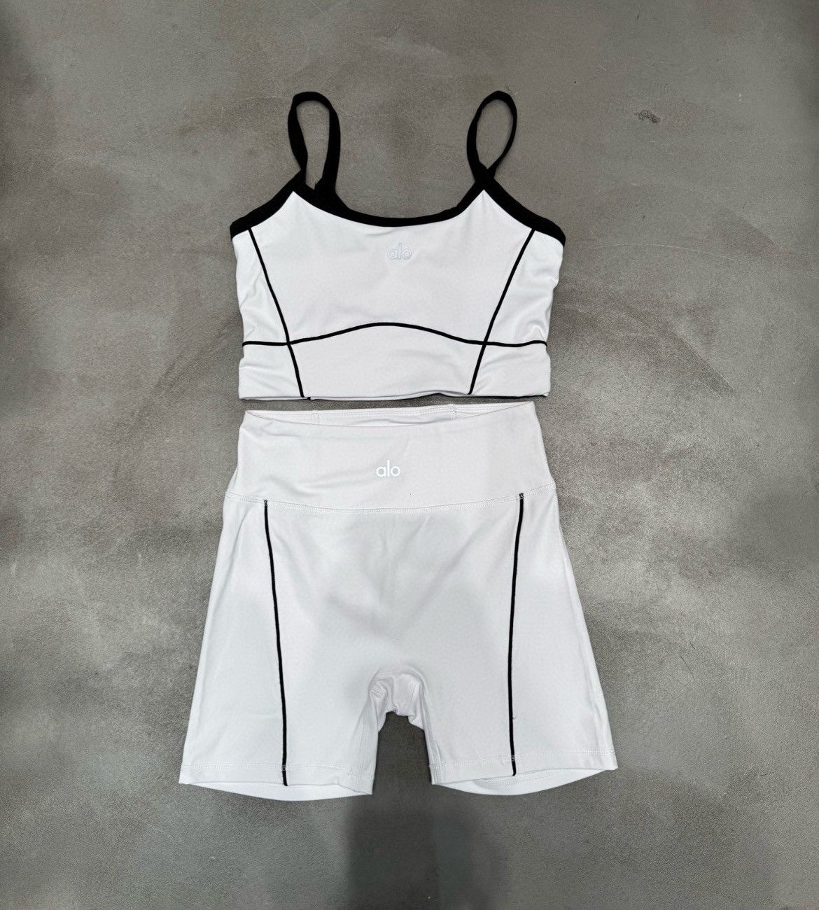 Alo Yoga alo yoga set Size ONE SIZE - 1 Preview