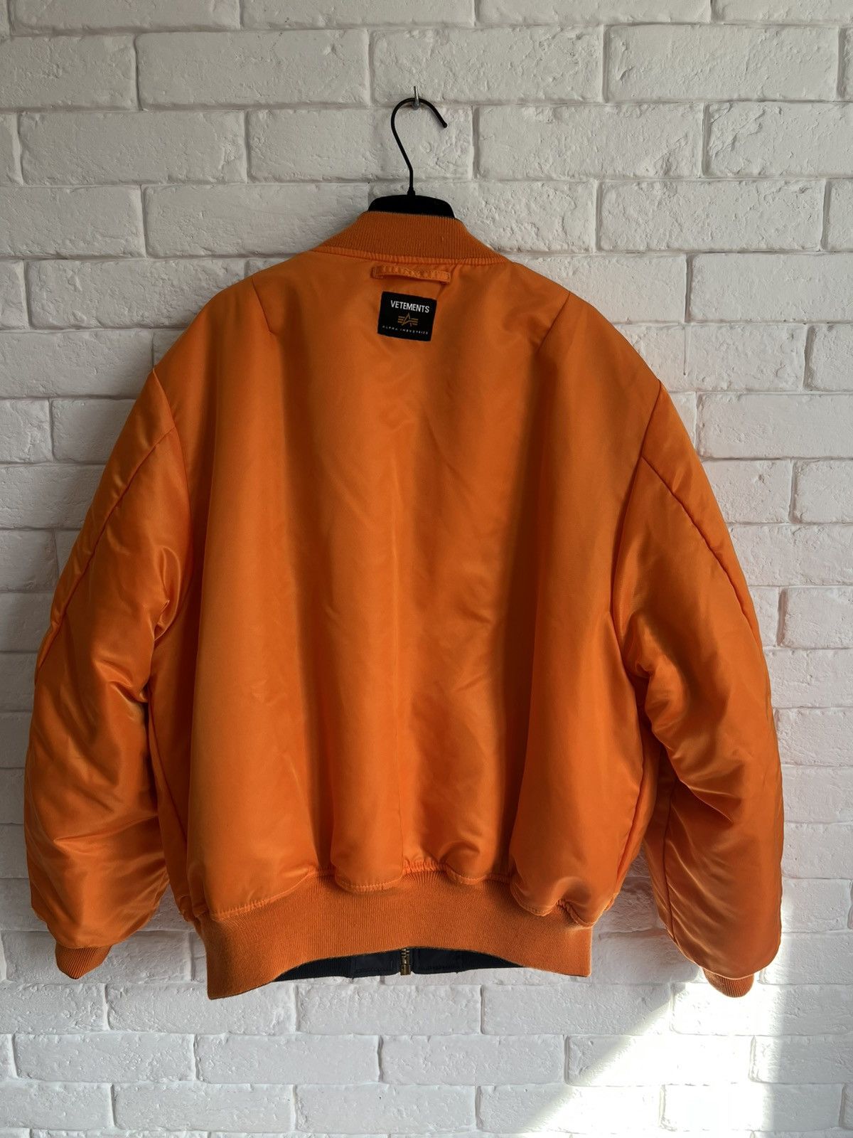 Alpha Industries × Vetements Vetements x Alpha SS18 reversible emoji bomber Size US XS / EU 42 / 0 - 8 Thumbnail