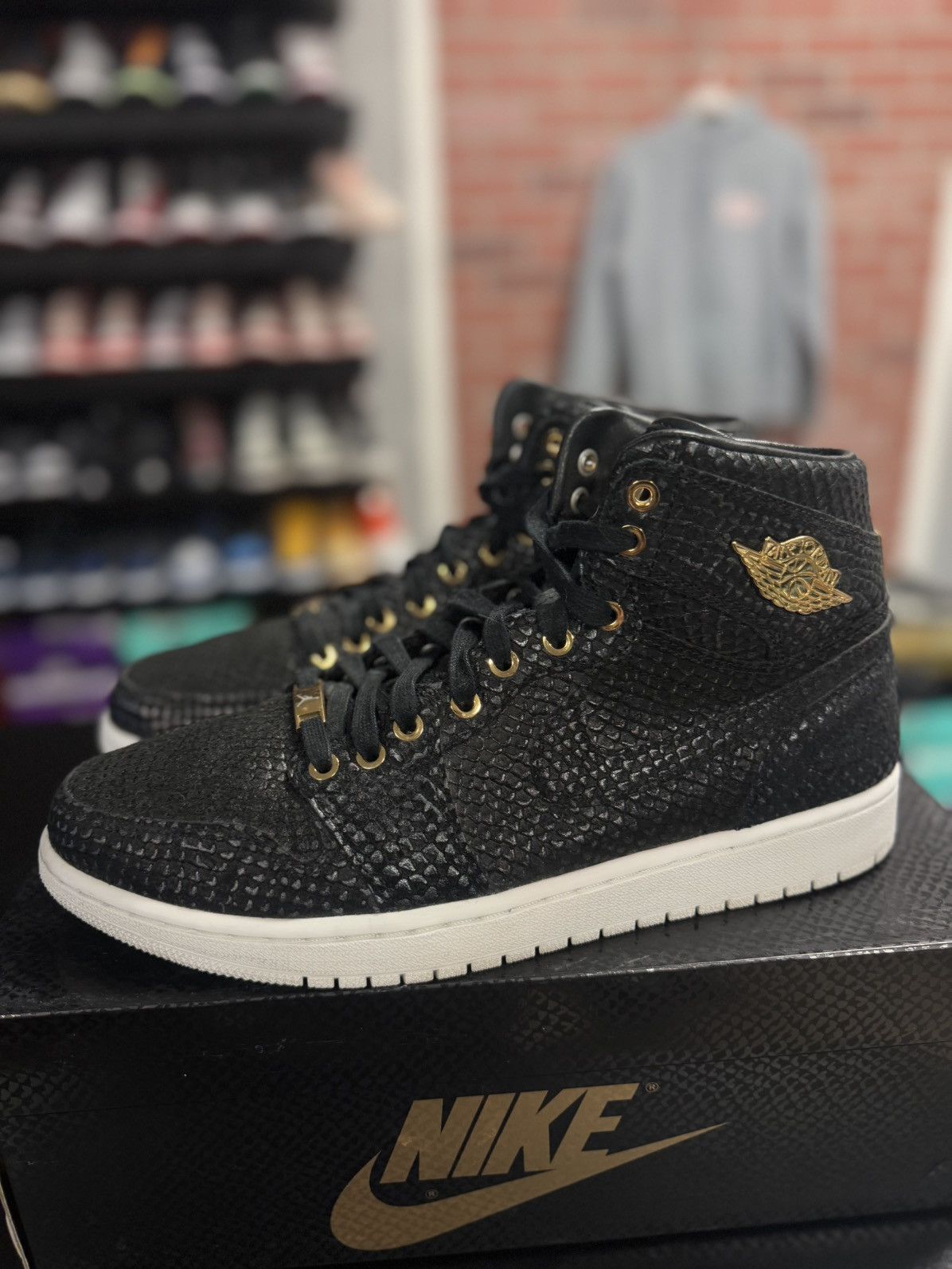Jordan Brand × Nike Size 12- AIR JORDAN 1 RETRO PINNACLE 2015 RARE Size US 12 / EU 45 - 6 Thumbnail
