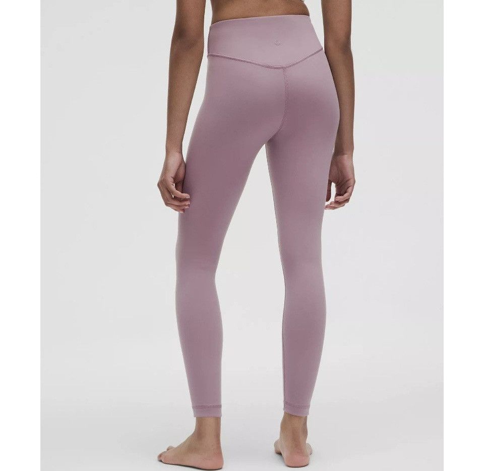 Lululemon Lululemon Wunder Under SmoothCover Tight 25" Lavander Lux 6 Size 28" / US 6 / IT 42 - 4 Thumbnail