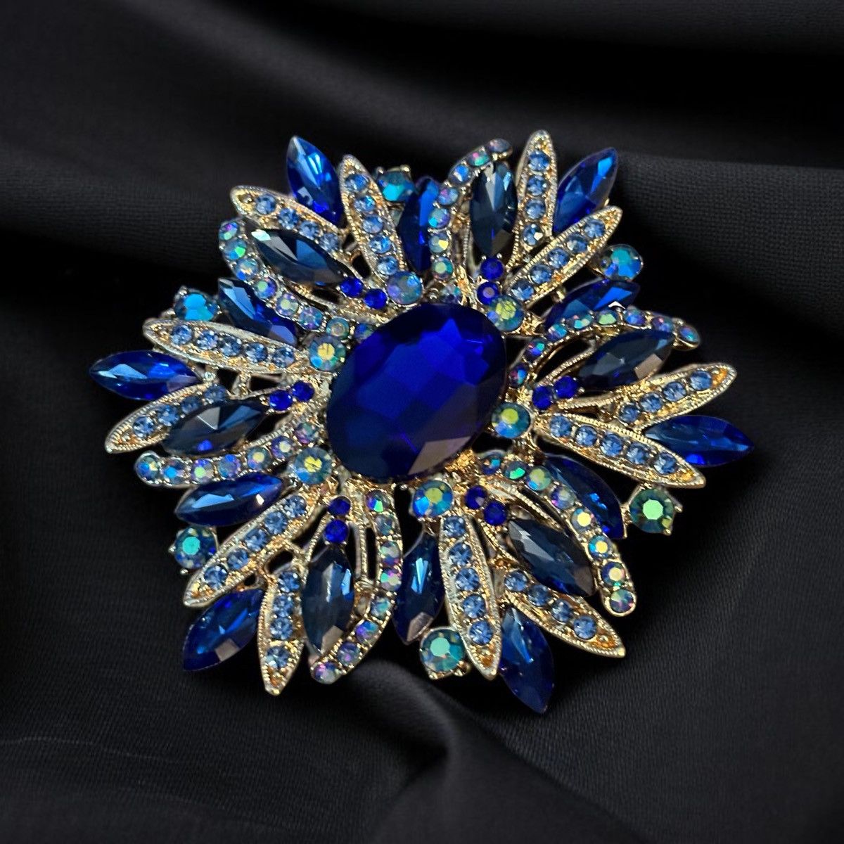 Other Large gold tone blue rhinestone flower brooch Size ONE SIZE - 1 Thumbnail