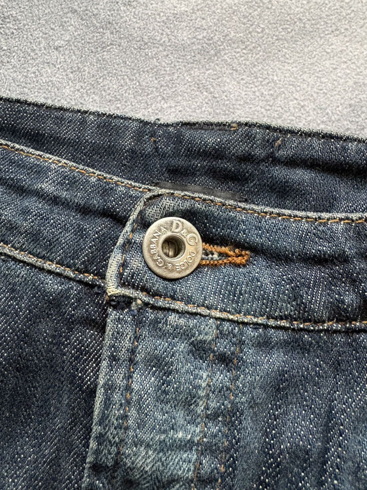 Dolce & Gabbana Vintage Dolce & Gabbana Y2K Denim Pleated Skirt Size 38 Size 26" / US 2 / IT 38 - 9 Thumbnail