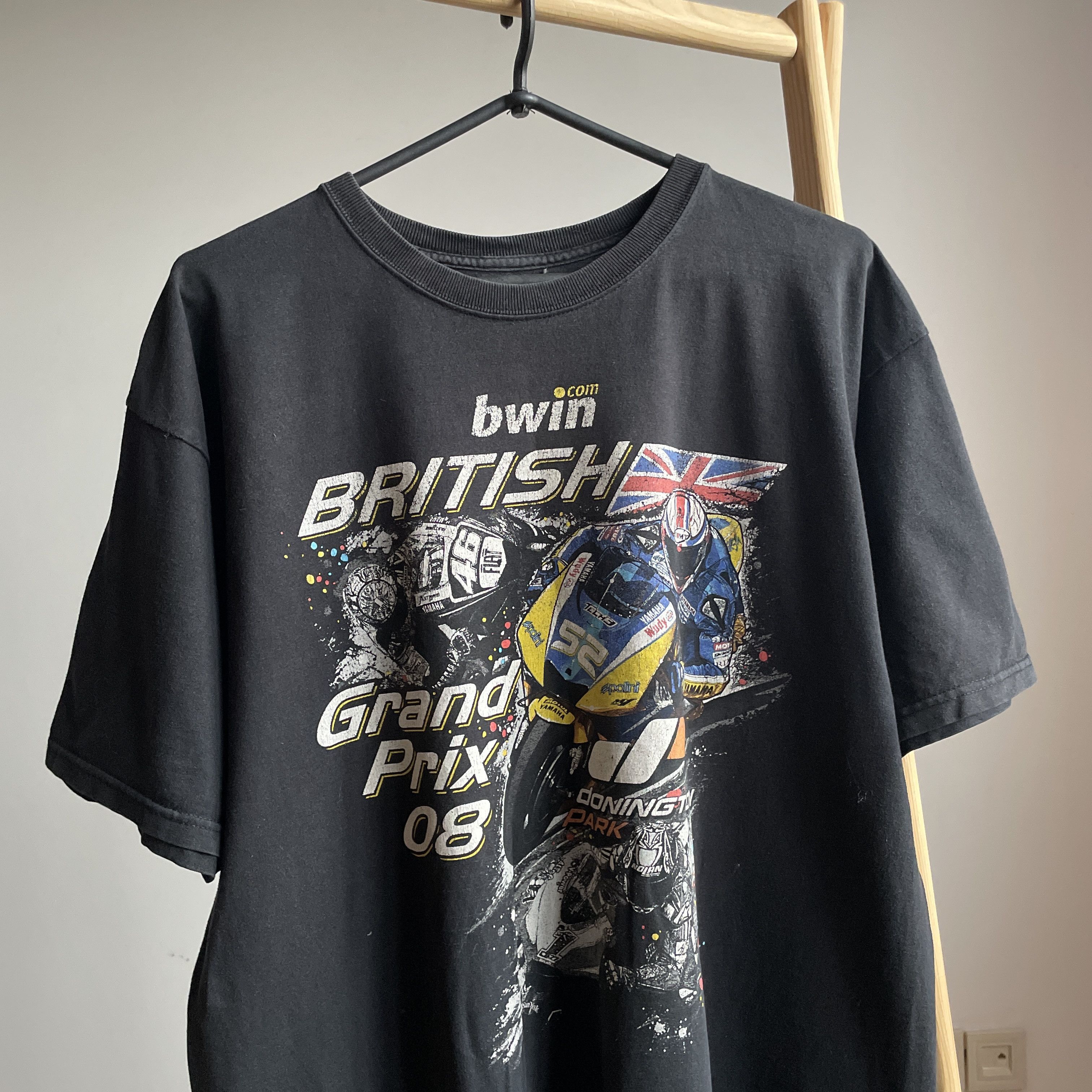 Vintage British Grand Prix 2008 Vintage T-Shirt Size XL Size US XL / EU 56 / 4 - 3 Thumbnail