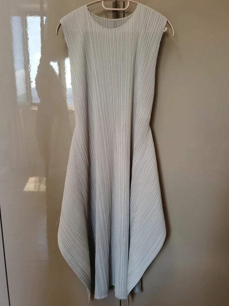 Issey Miyake Issey Miyake size:2 Grey pleated button-up dress Size XS / US 0-2 / IT 36-38 - 1 Thumbnail