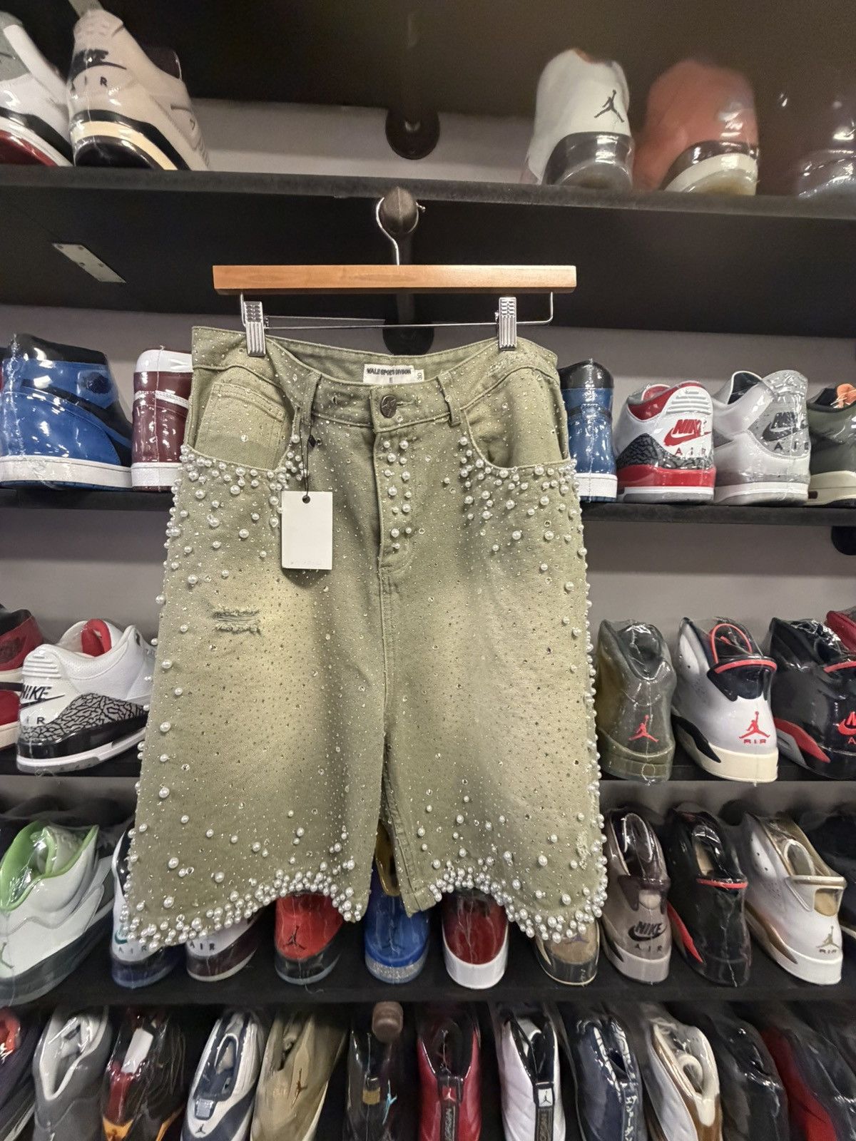 Vale Vale dreams valley studded jorts new 30 Size US 30 / EU 46 - 1 Thumbnail