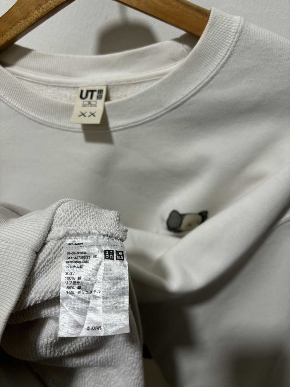 Japanese Brand × Kaws × Uniqlo Kaws uniqlo Photo Tee Sweatshirt Size US XL / EU 56 / 4 - 5 Thumbnail