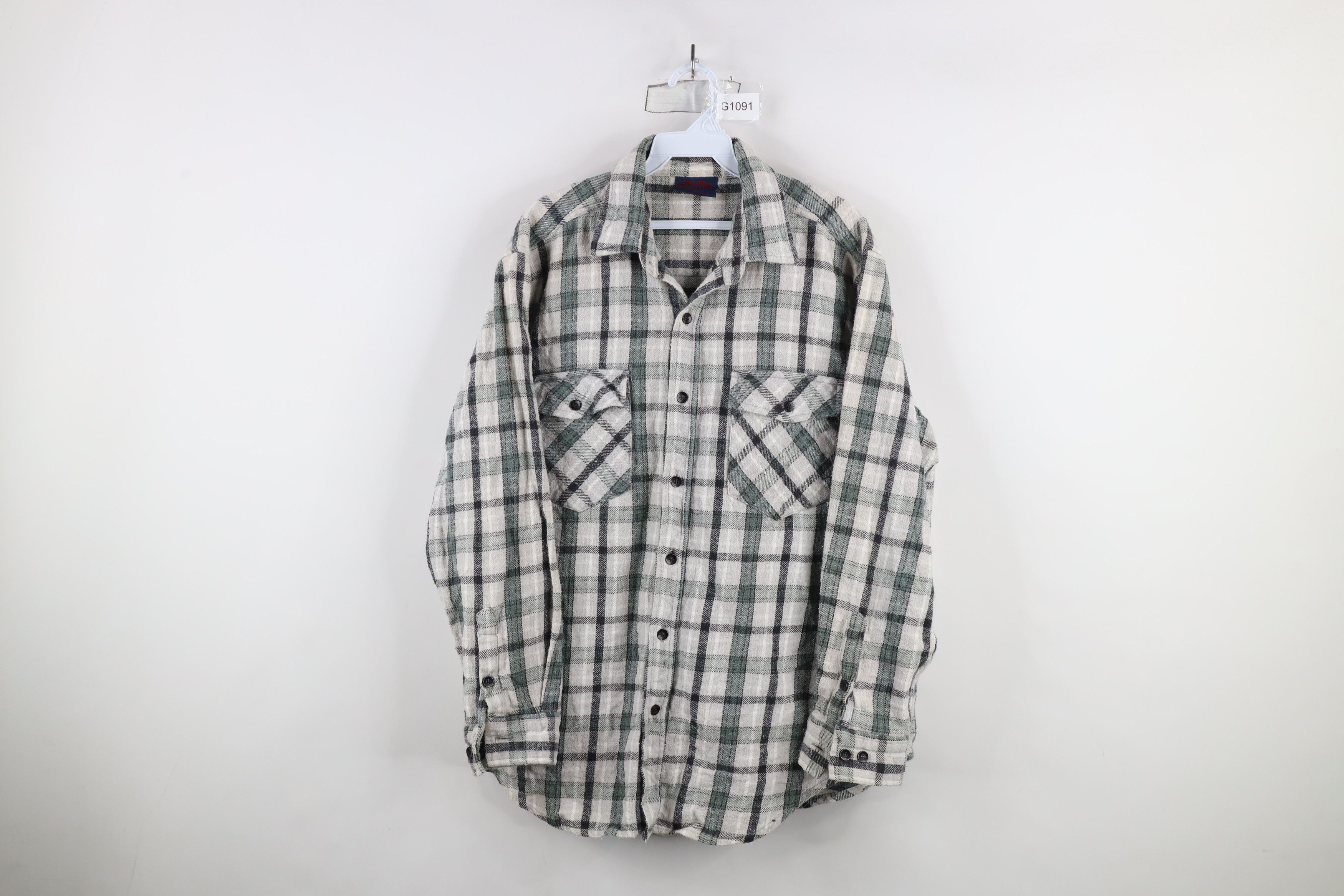 Vintage Vintage 90s Streetwear Heavyweight Button Shirt Plaid Size US L / EU 52-54 / 3 - 1 Thumbnail