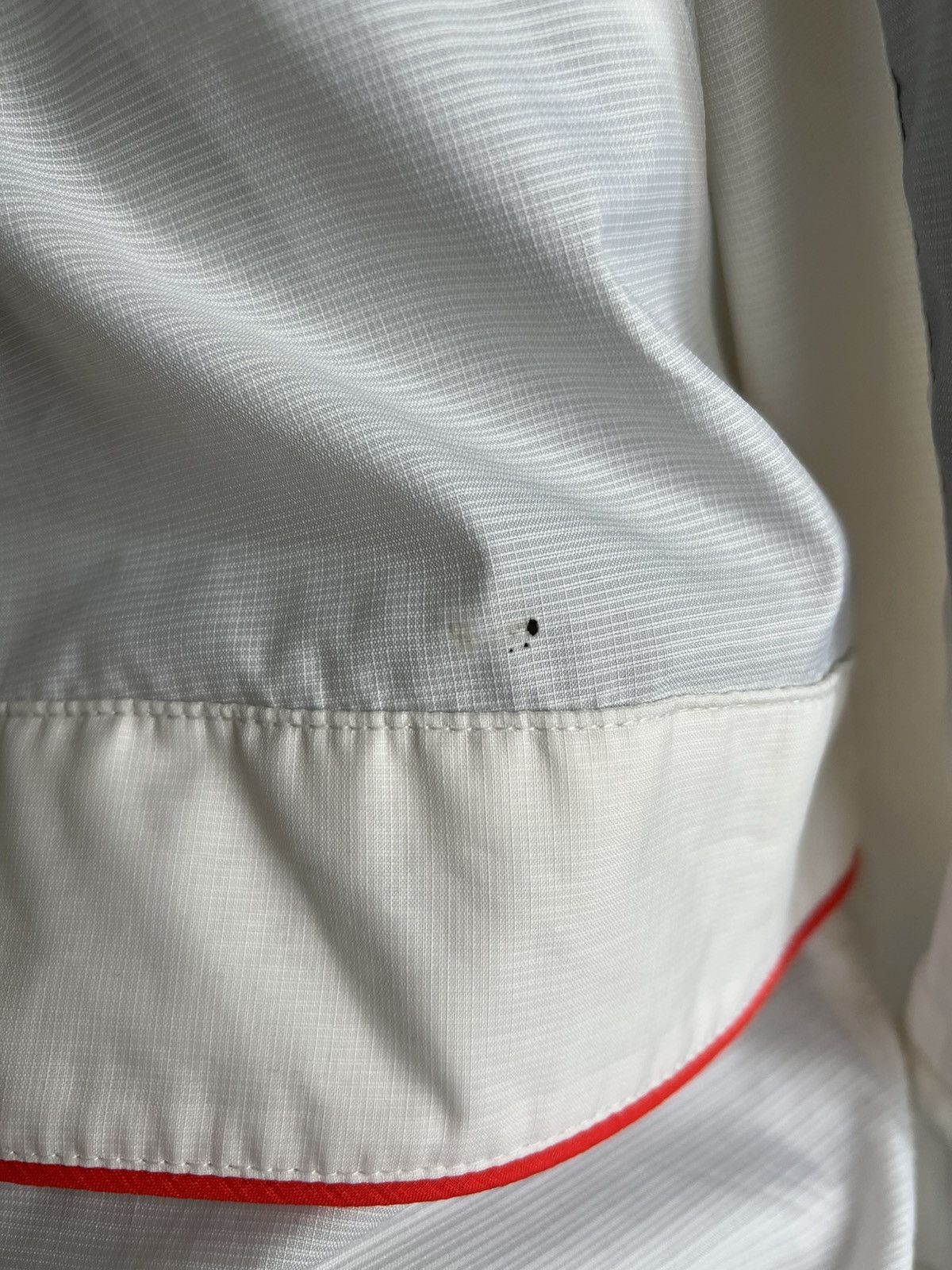 Nike Vintage Nike 2000s Nylon Light Jacket 1/2 Zip White Y2K Size US L / EU 52-54 / 3 - 24 Thumbnail