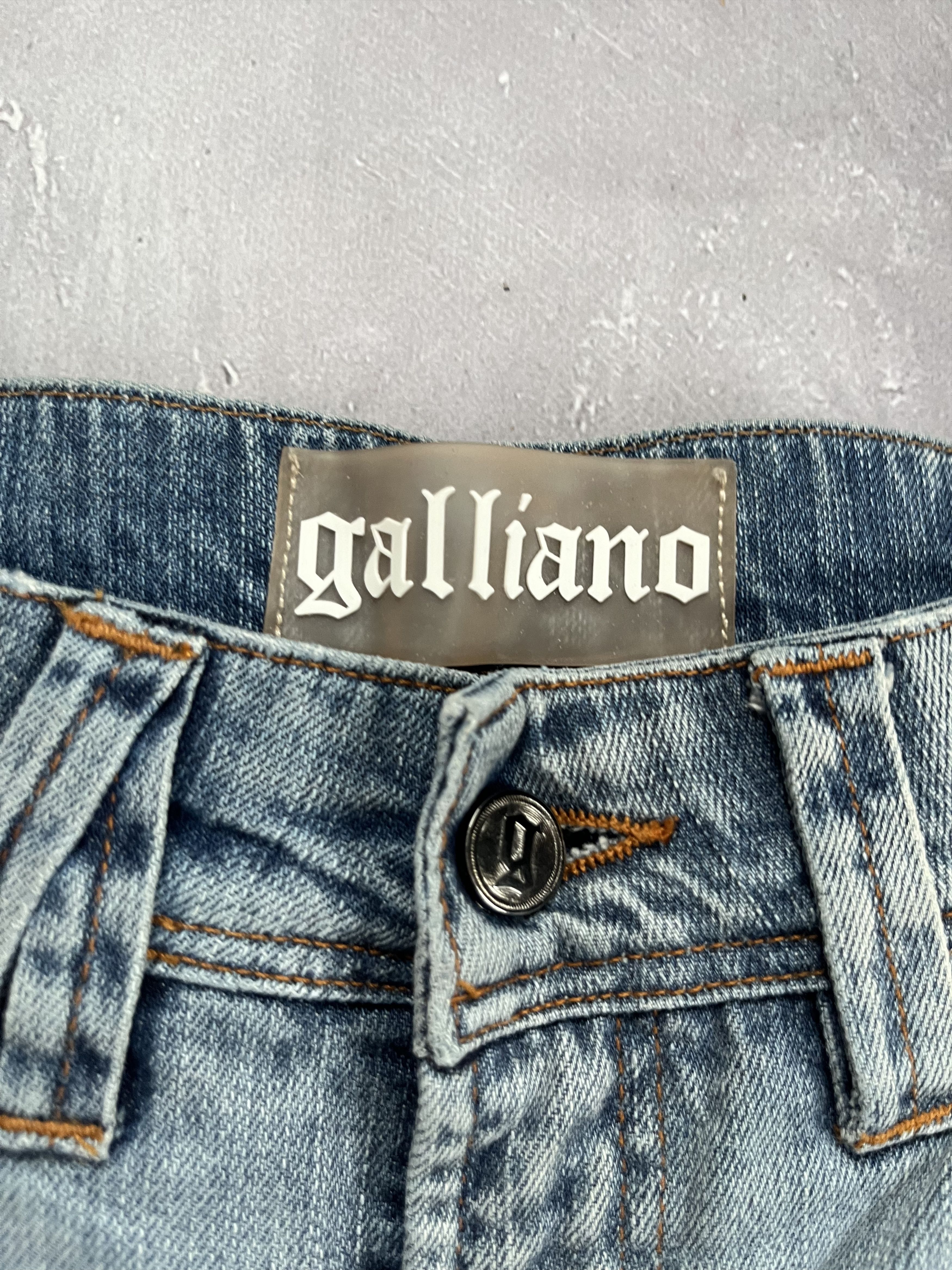 John Galliano John Galliano Buckle Back Jeans Y2K Bootcut Light Wash Size 24" / US 00 / IT 34 - 14 Thumbnail
