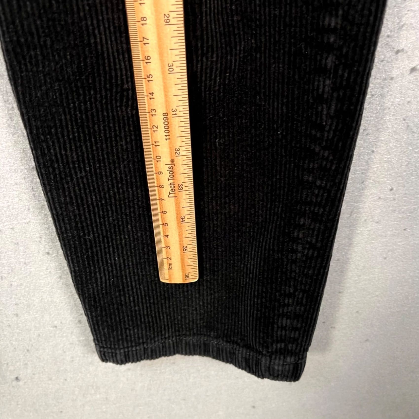 H&M H&M Mens Size 36 Regular Fit Black Corduroy Pleated Pants Shirt? Size US 36 / EU 52 - 6 Thumbnail