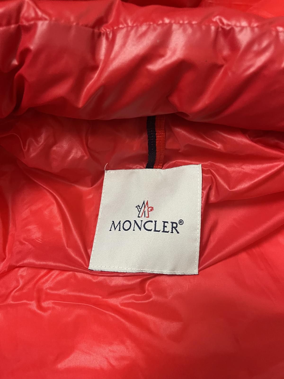 Moncler Moncler - Red Puffer Jacket with Fur Hood Size S / US 4 / IT 40 - 9 Thumbnail