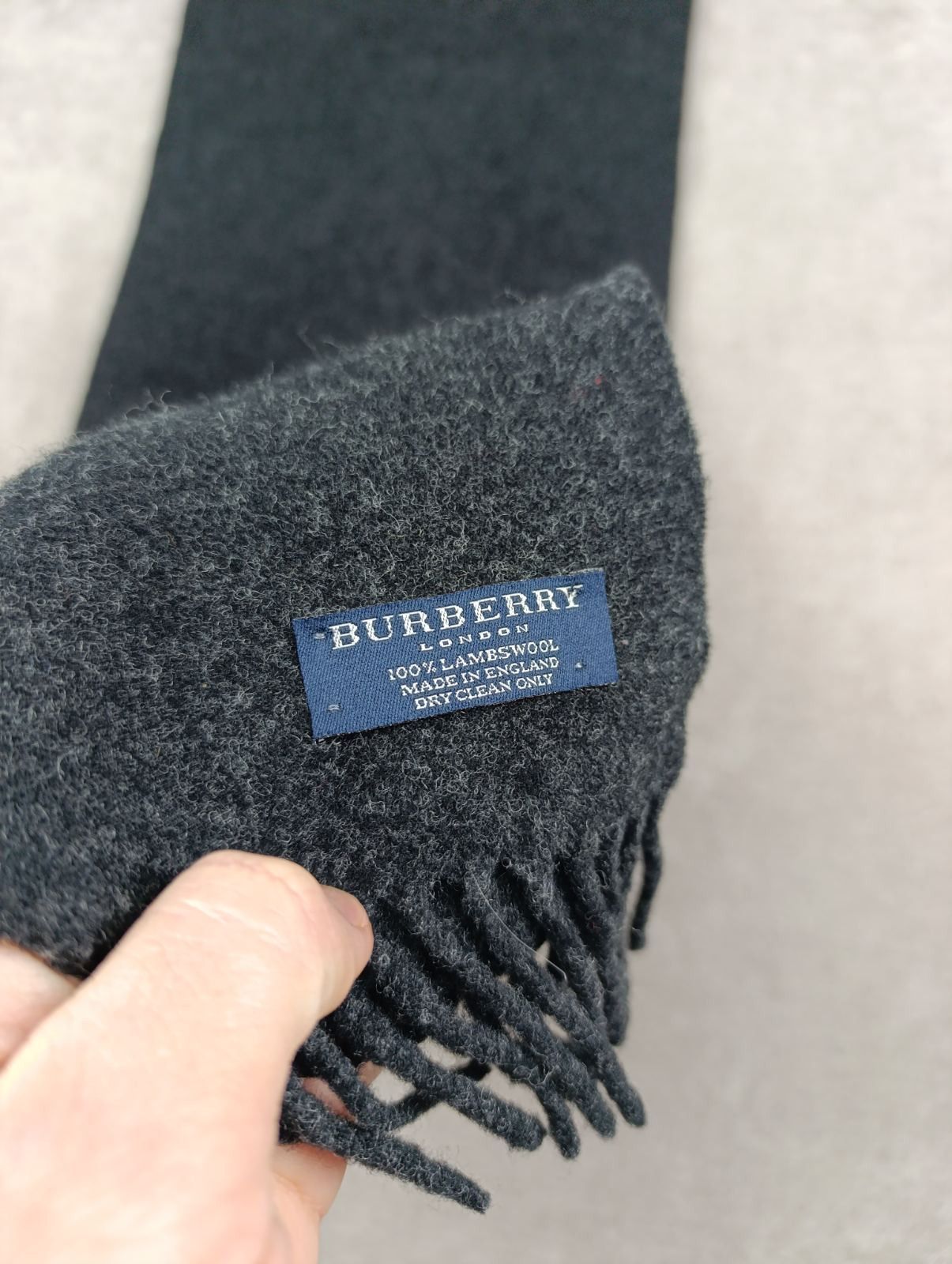 Burberry BURBERRY VINTAGE LAMB WOOL SCARF UNISEX Size ONE SIZE - 12 Thumbnail