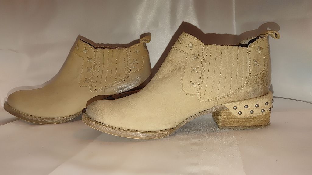 nau Naughty Monkey Miss M Chelsea Ankle Boot Size 8 Size US 8 / IT 38 - 3 Thumbnail