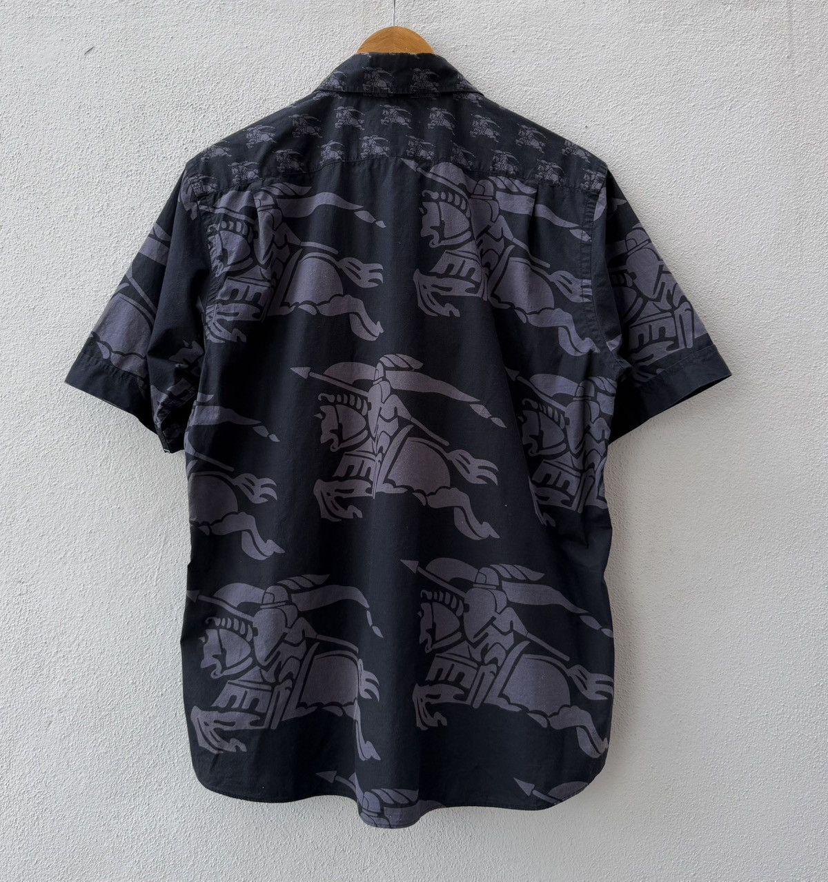 Burberry Burberry Black Label Fullprint Logo Button Up Size US L / EU 52-54 / 3 - 2 Thumbnail